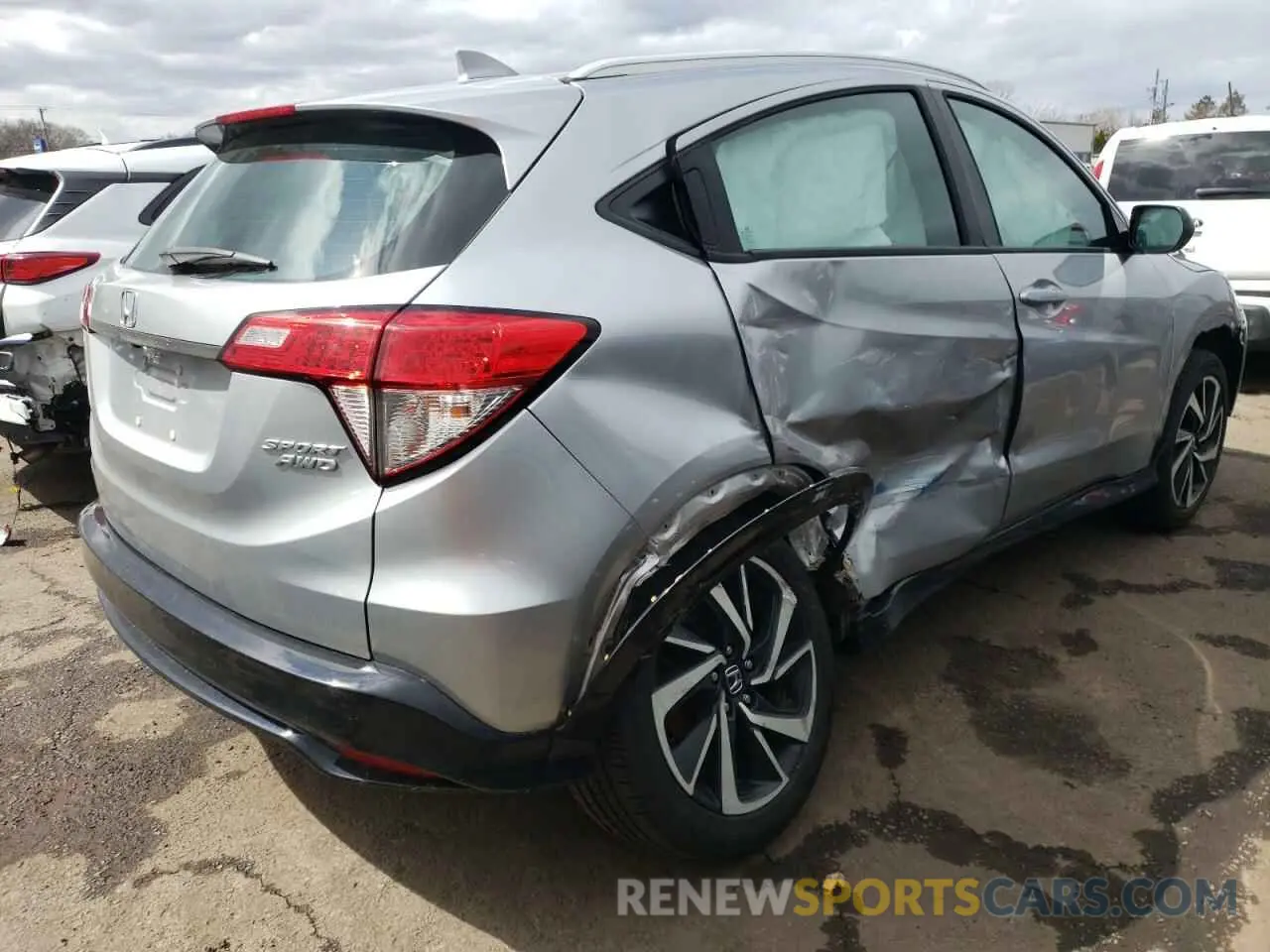 3 Photograph of a damaged car 3CZRU6H15KG707678 HONDA HR-V 2019