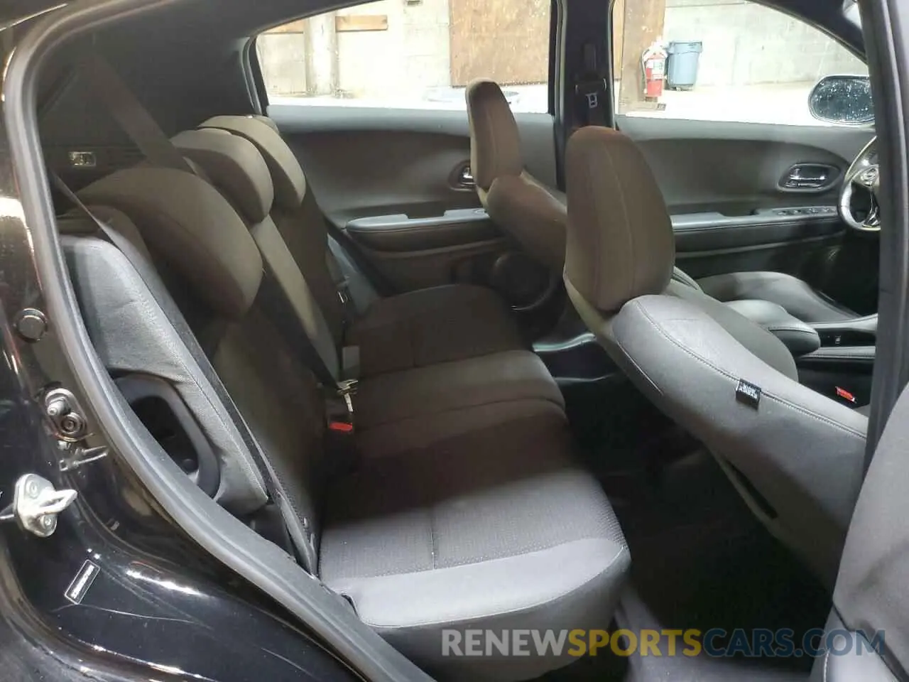 11 Photograph of a damaged car 3CZRU6H15KG718194 HONDA HR-V 2019
