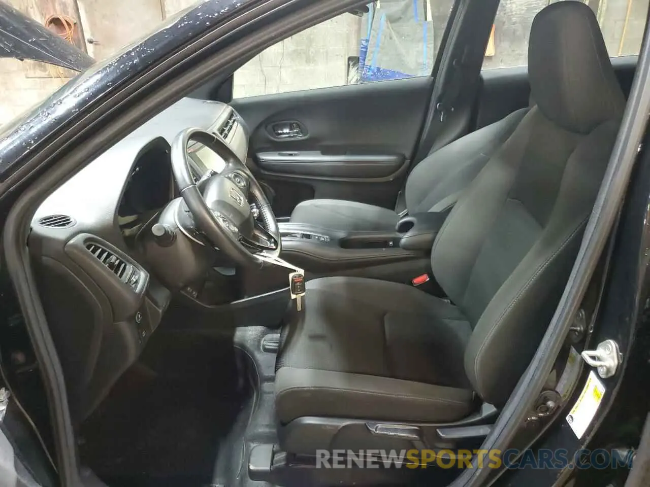 7 Photograph of a damaged car 3CZRU6H15KG718194 HONDA HR-V 2019
