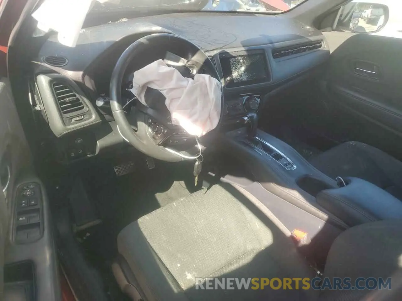 8 Photograph of a damaged car 3CZRU6H15KM707293 HONDA HR-V 2019