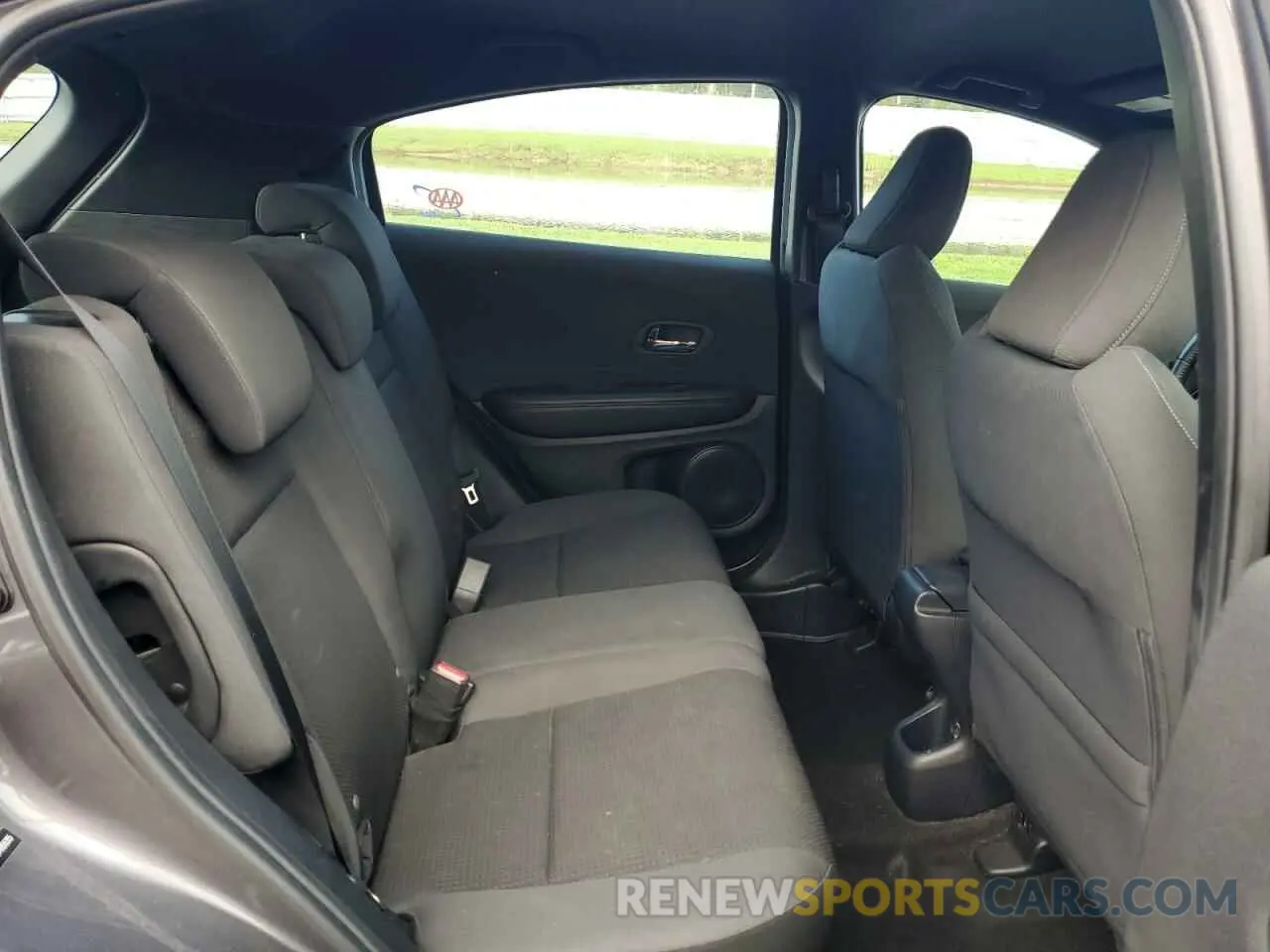 11 Photograph of a damaged car 3CZRU6H16KG705535 HONDA HR-V 2019