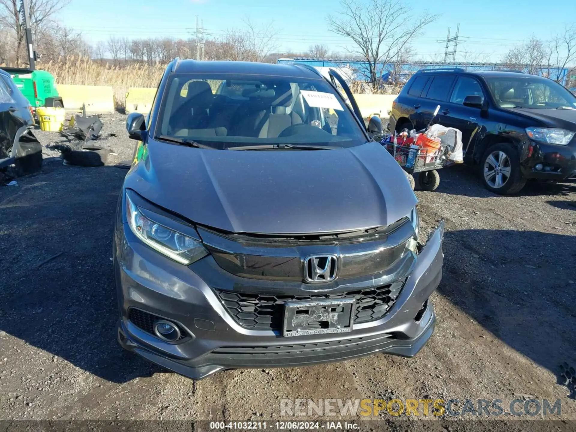 12 Photograph of a damaged car 3CZRU6H16KG708175 HONDA HR-V 2019