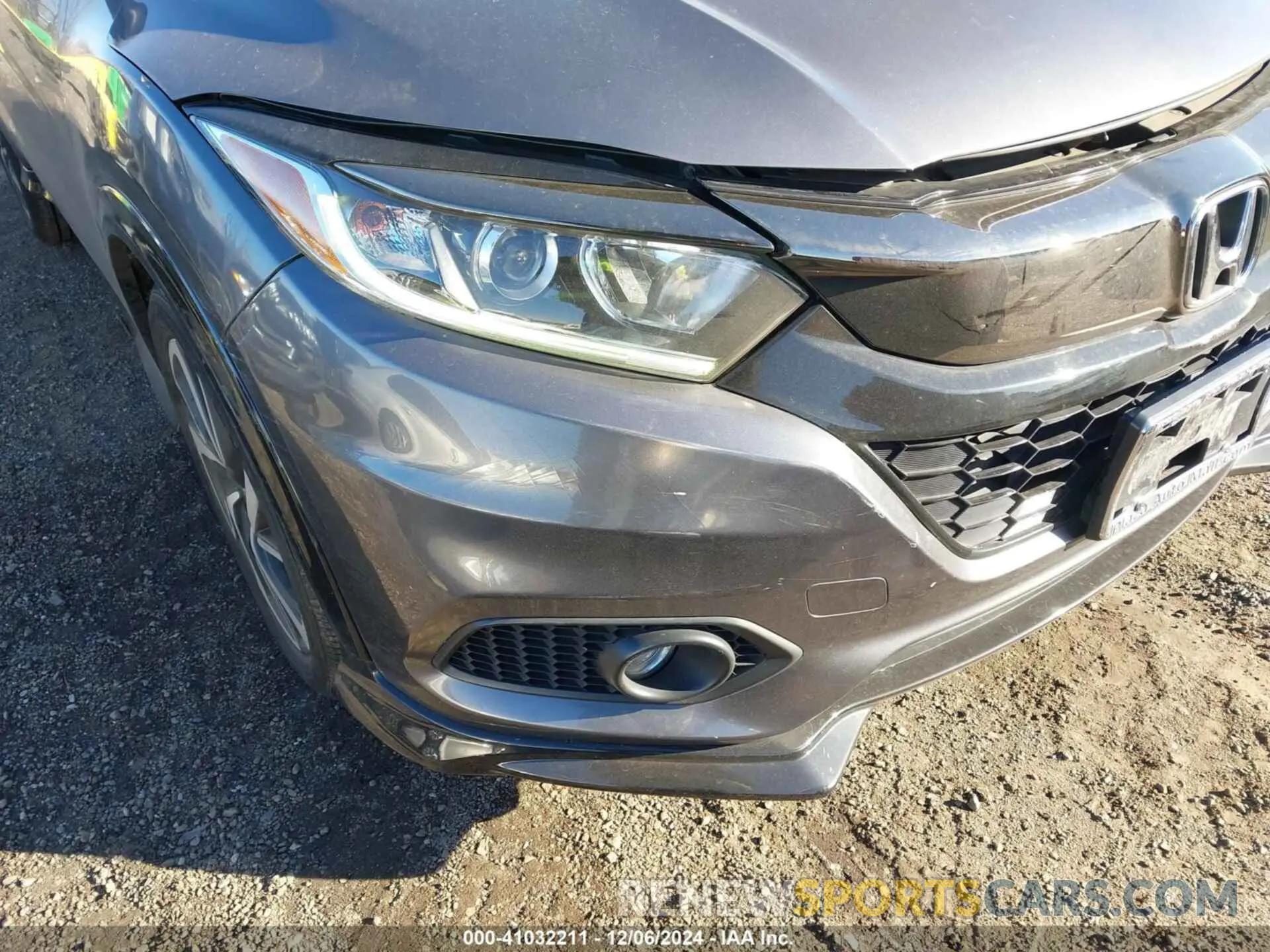 18 Photograph of a damaged car 3CZRU6H16KG708175 HONDA HR-V 2019