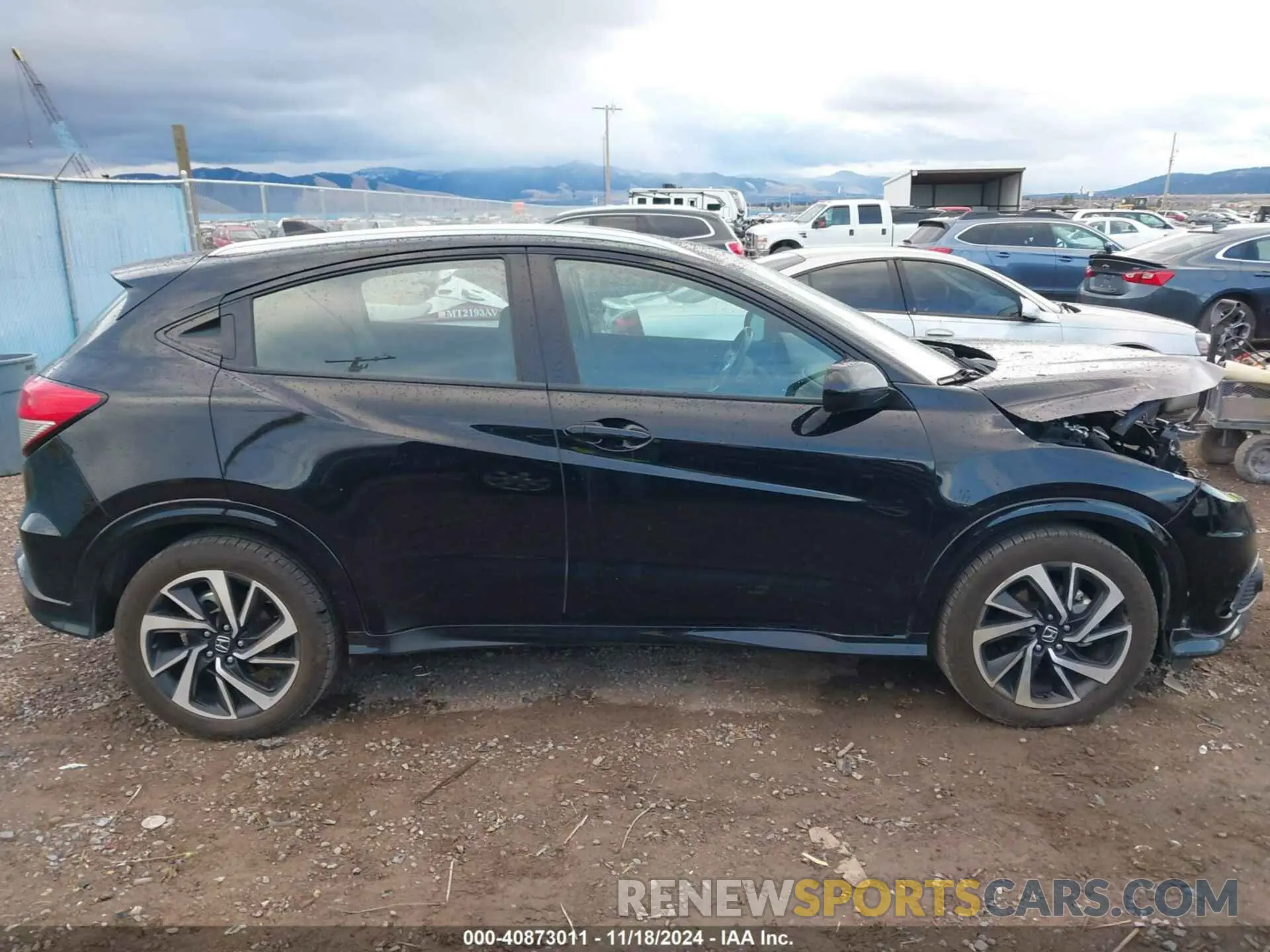 14 Photograph of a damaged car 3CZRU6H16KG708497 HONDA HR-V 2019