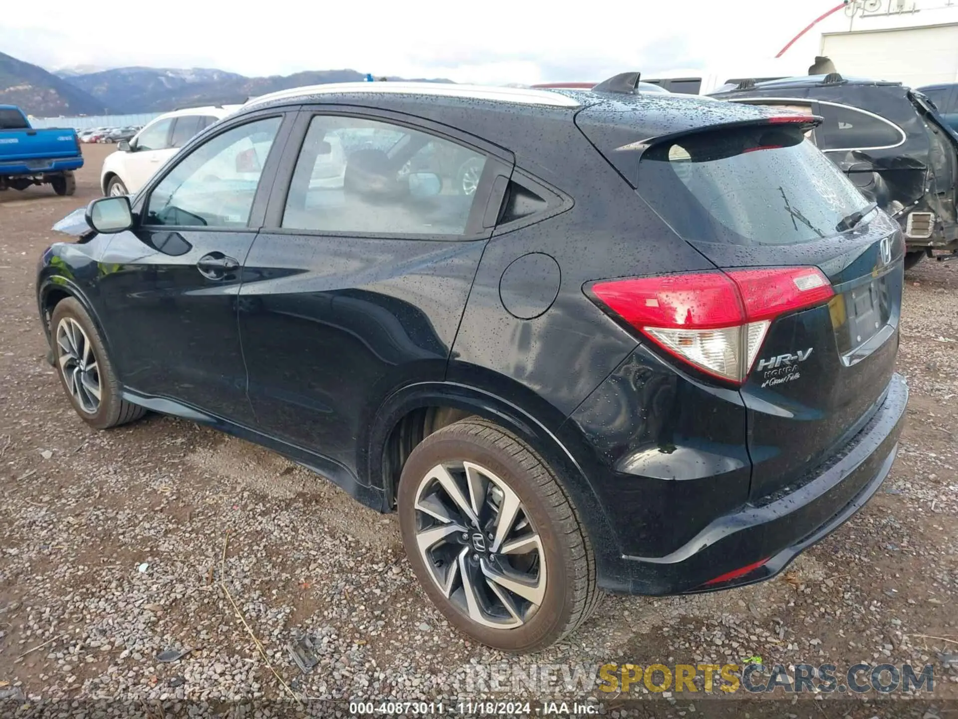 3 Photograph of a damaged car 3CZRU6H16KG708497 HONDA HR-V 2019