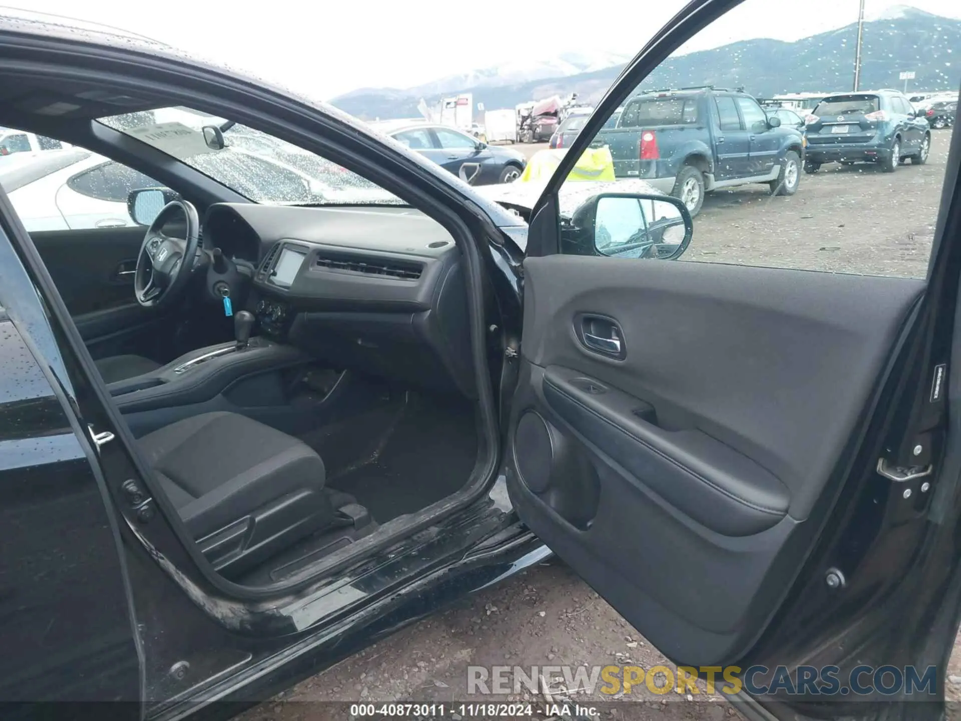 5 Photograph of a damaged car 3CZRU6H16KG708497 HONDA HR-V 2019