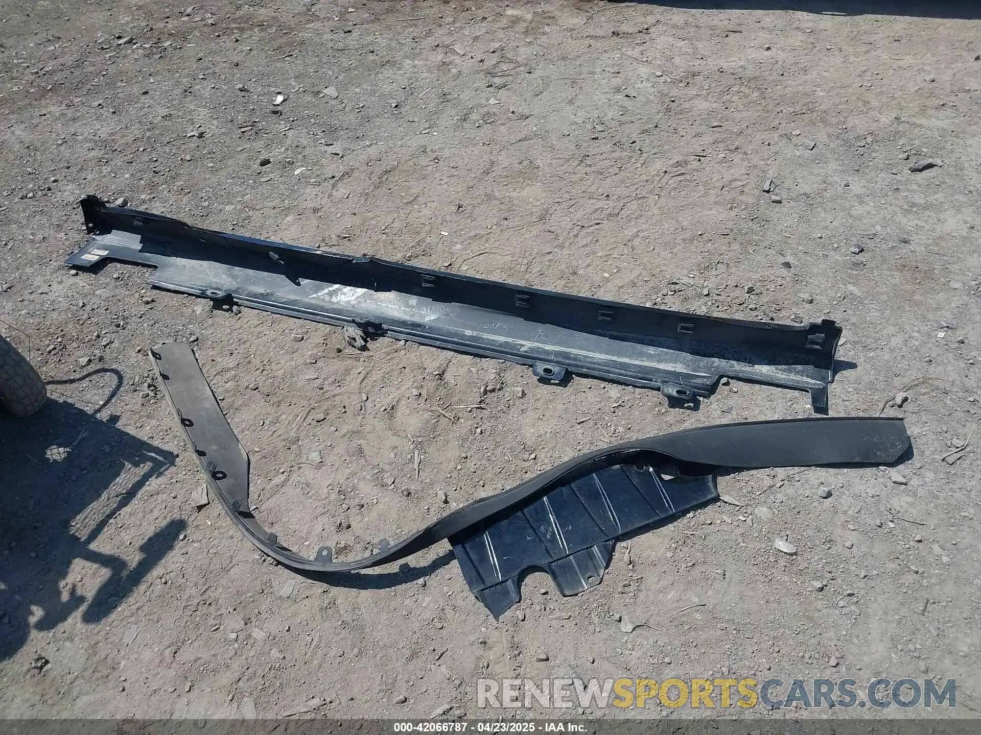 12 Photograph of a damaged car 3CZRU6H16KG709987 HONDA HR-V 2019