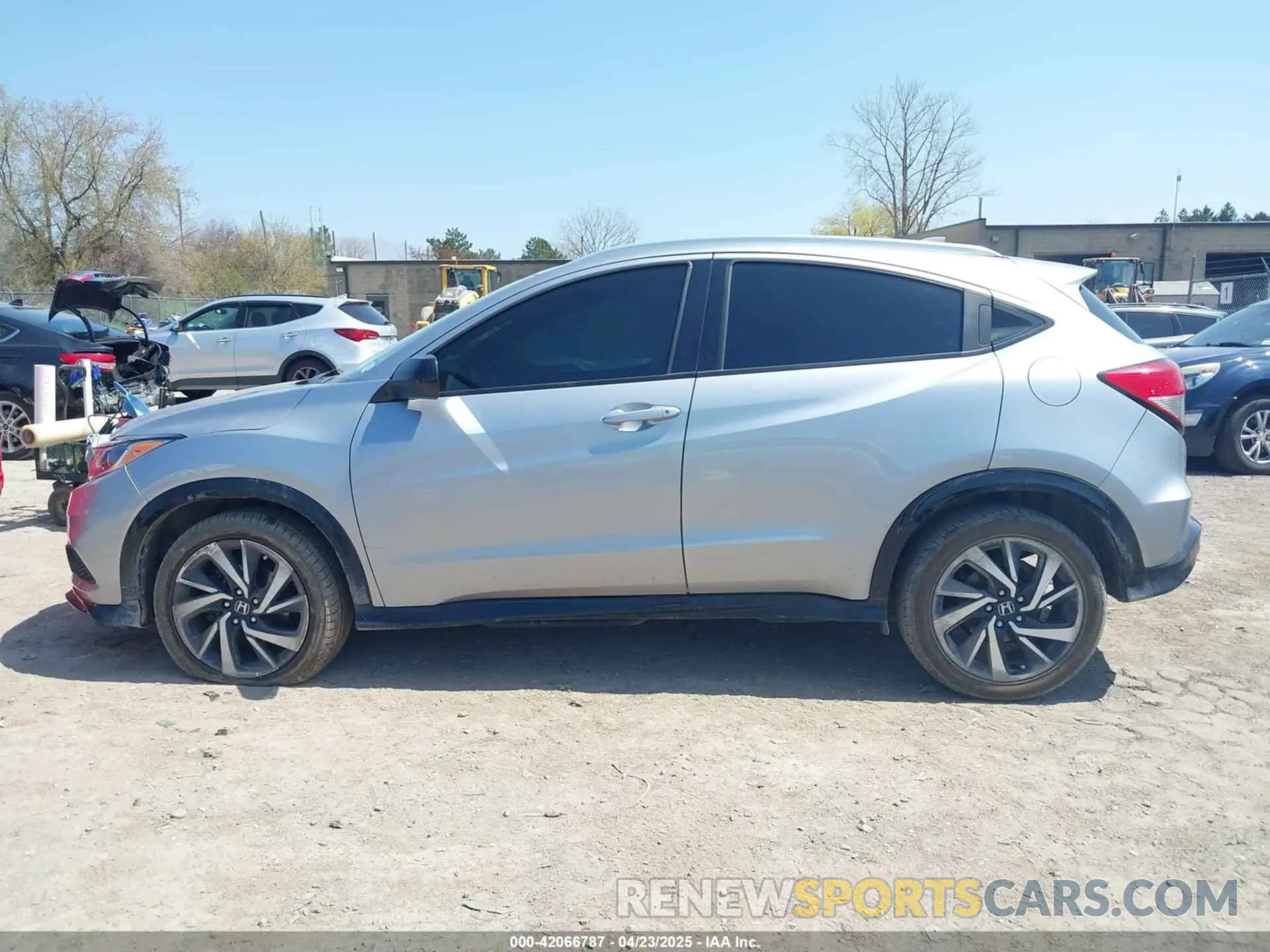 15 Photograph of a damaged car 3CZRU6H16KG709987 HONDA HR-V 2019
