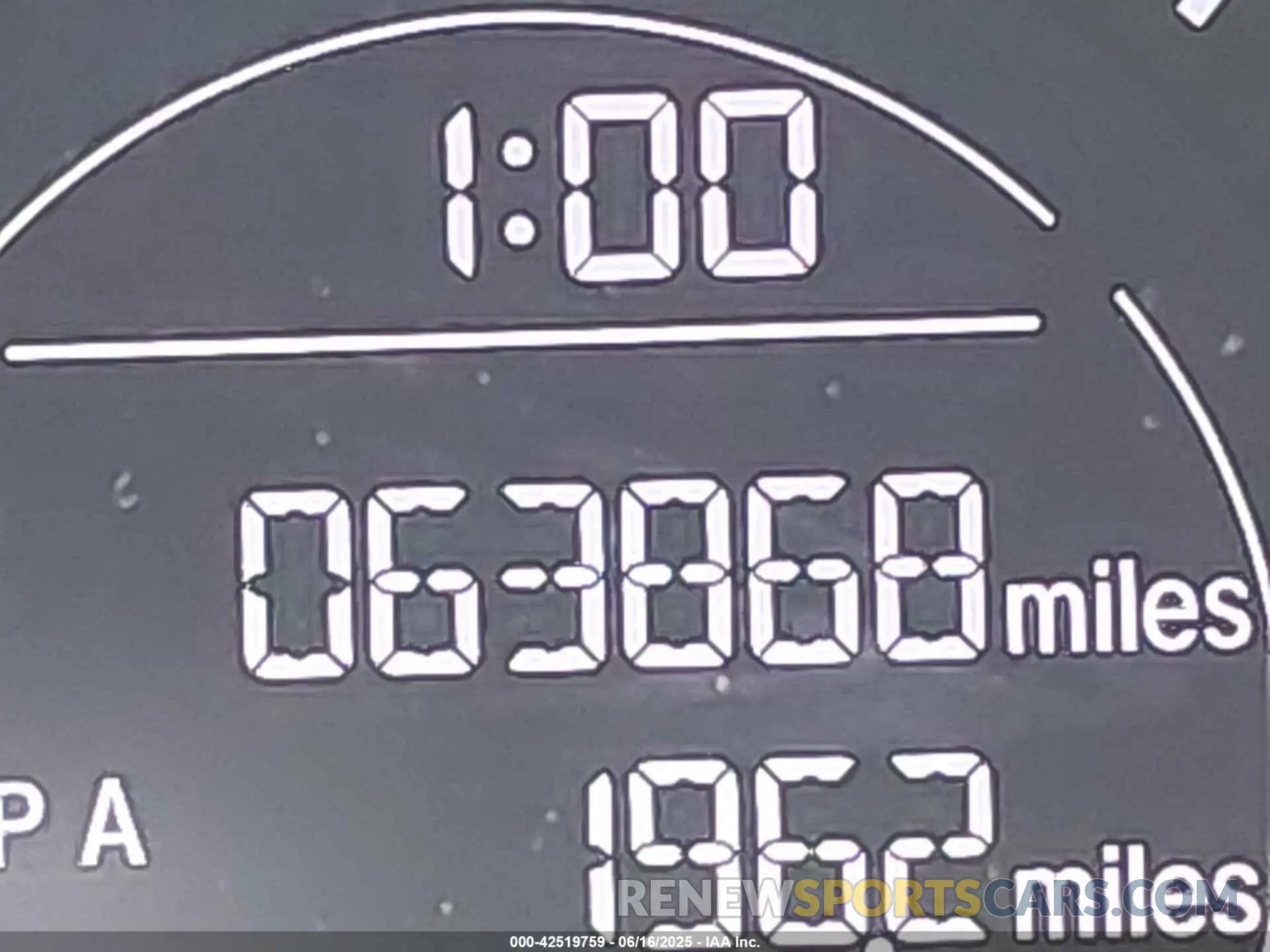 16 Photograph of a damaged car 3CZRU6H16KG726157 HONDA HR-V 2019