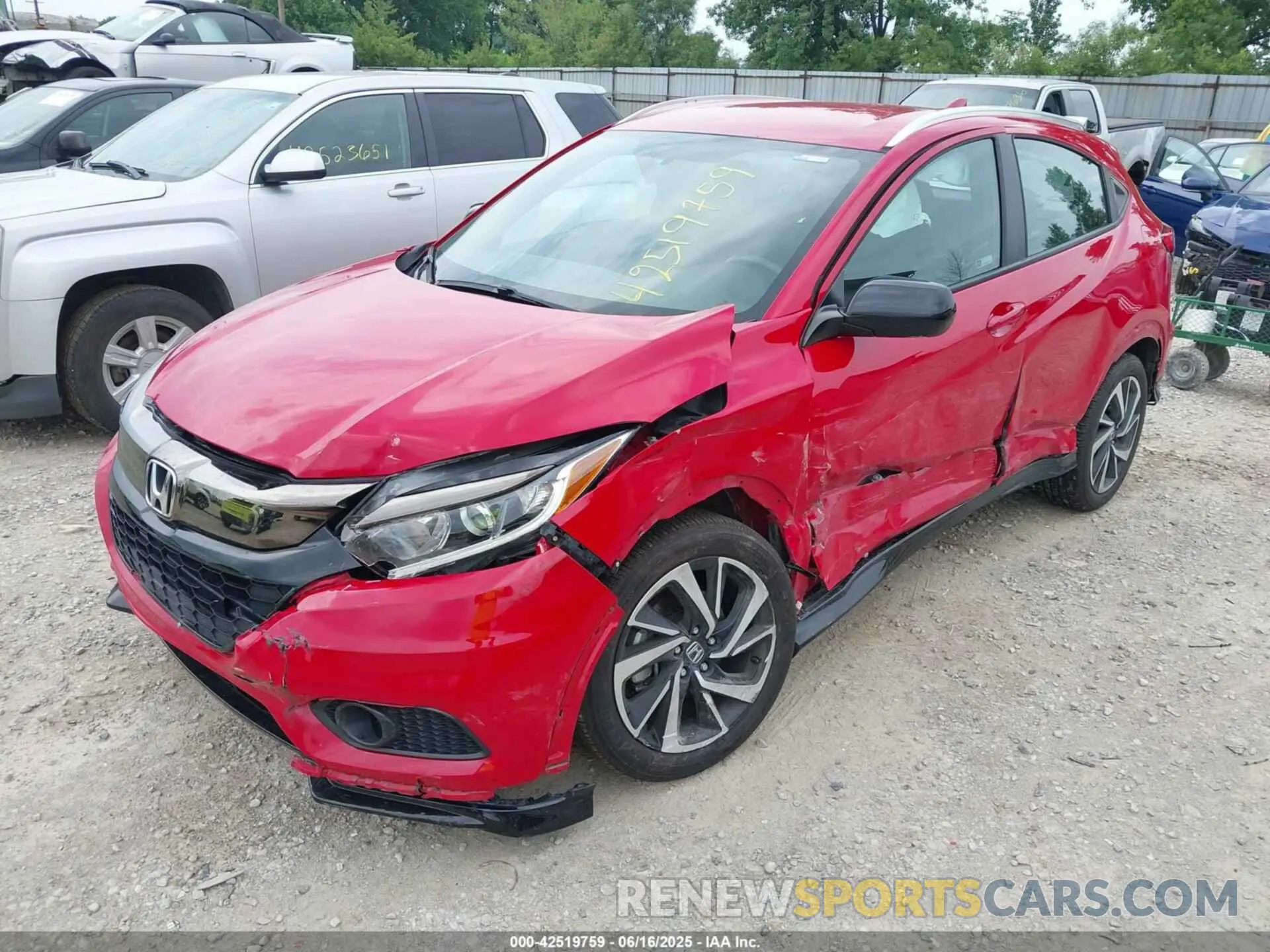2 Photograph of a damaged car 3CZRU6H16KG726157 HONDA HR-V 2019