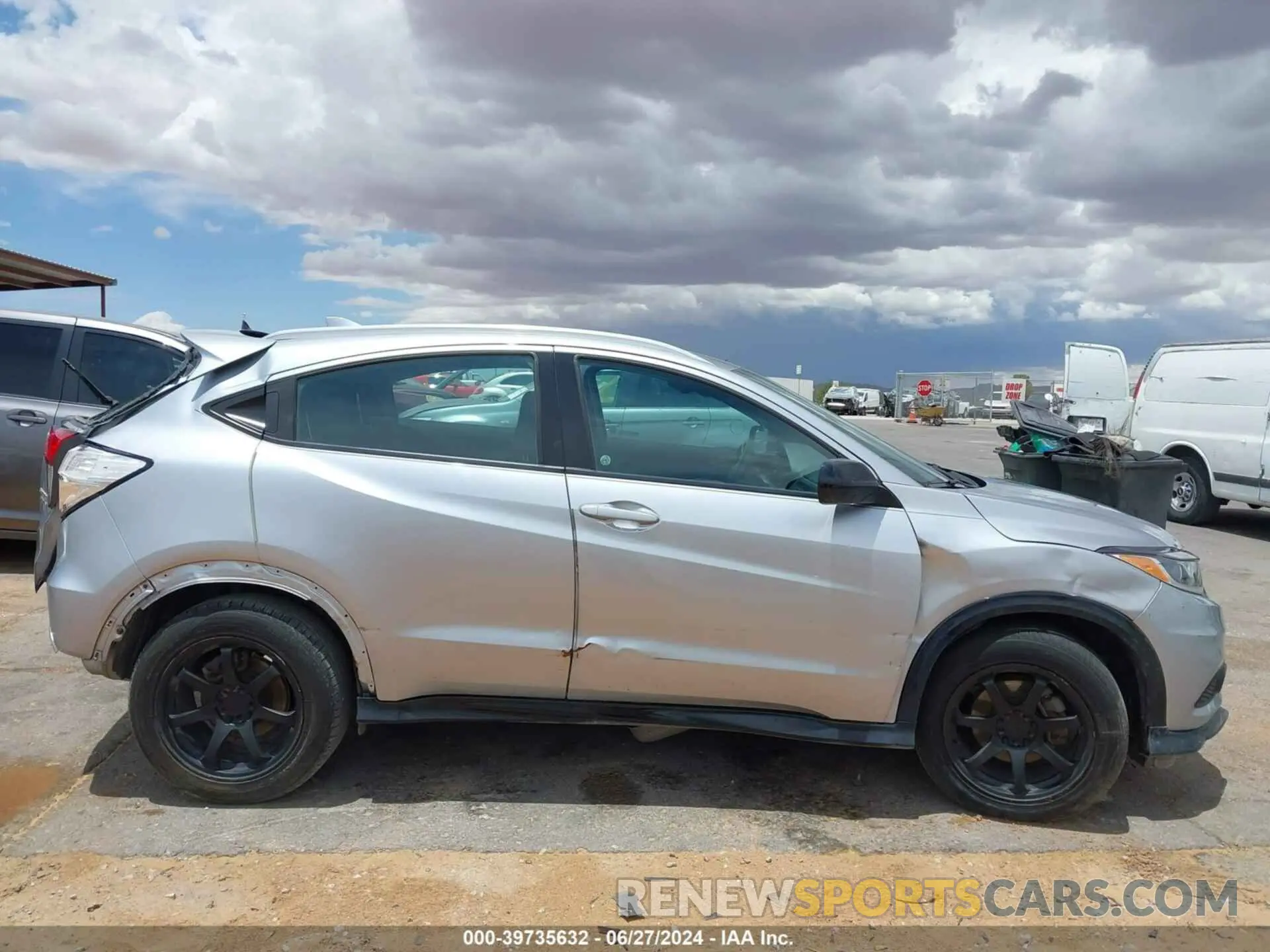 14 Photograph of a damaged car 3CZRU6H16KG734405 HONDA HR-V 2019