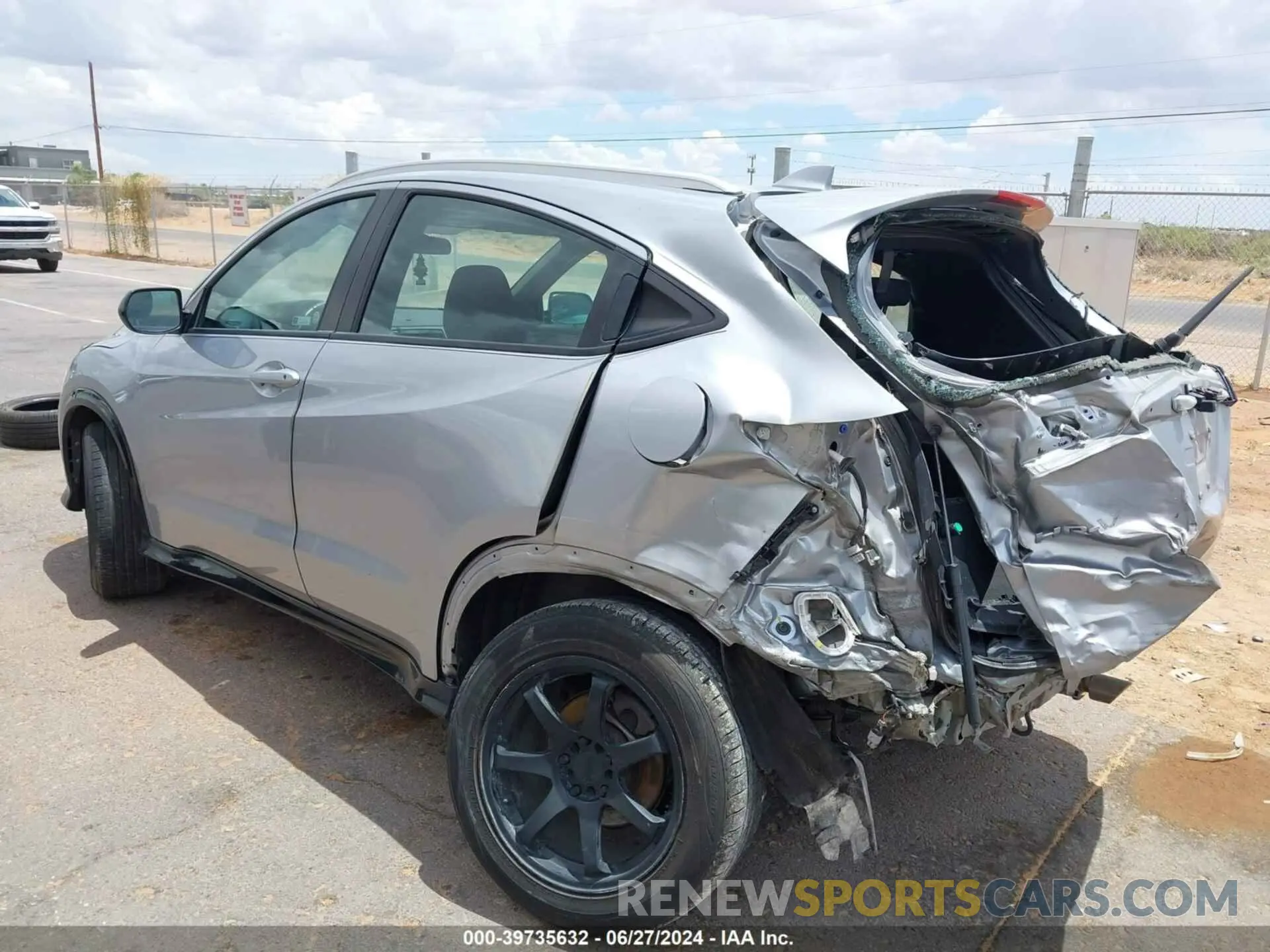 3 Photograph of a damaged car 3CZRU6H16KG734405 HONDA HR-V 2019