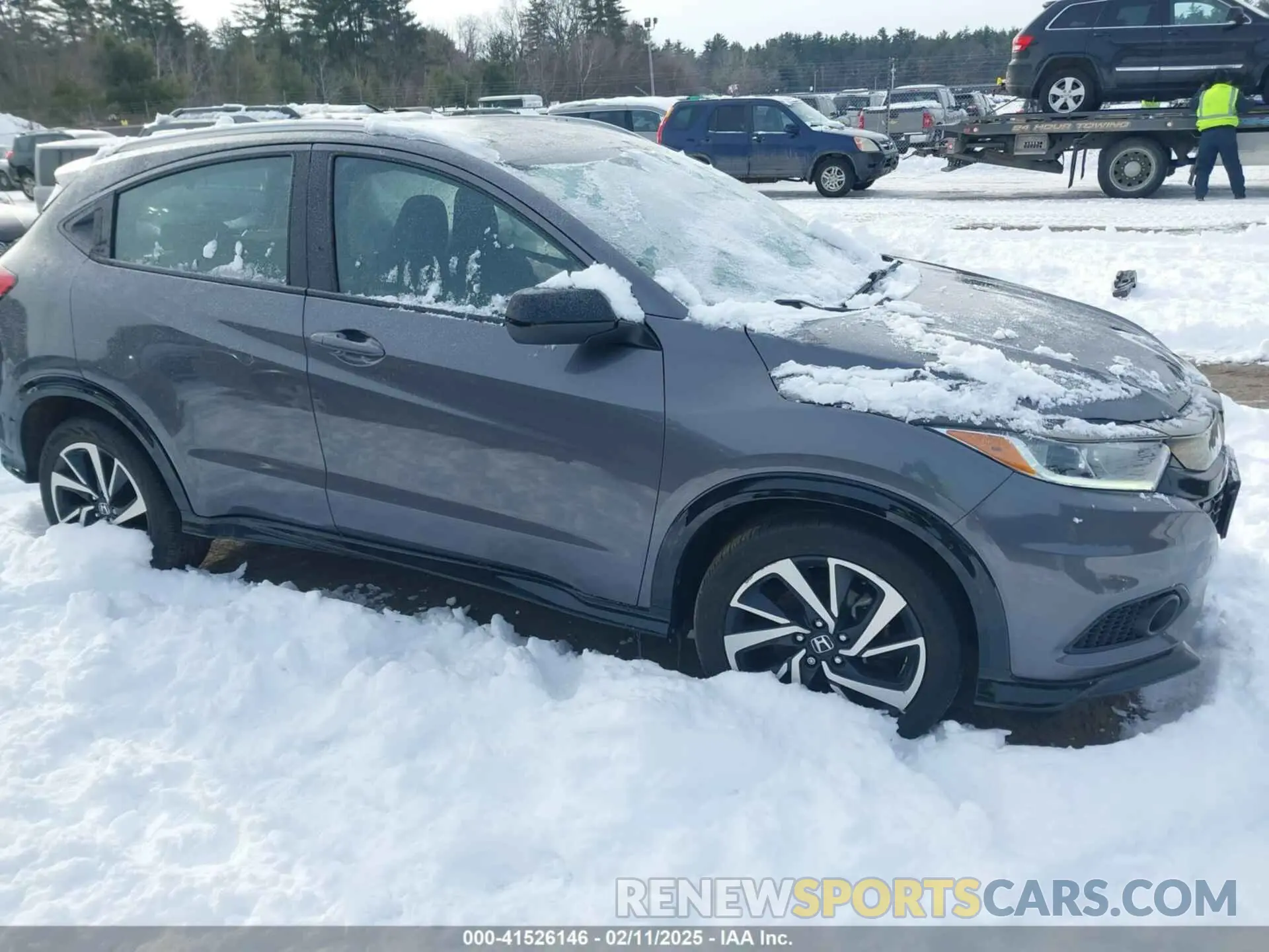 13 Photograph of a damaged car 3CZRU6H17KG702837 HONDA HR-V 2019
