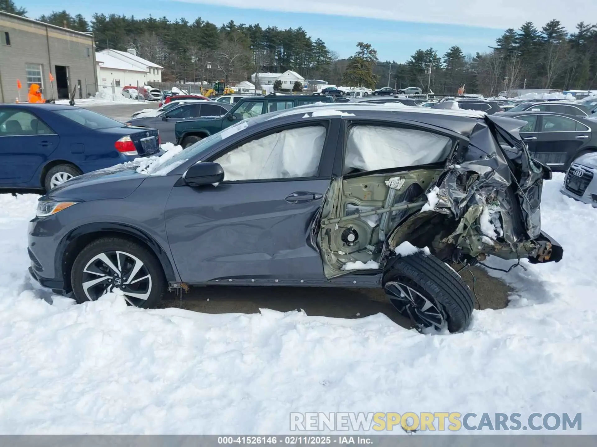 14 Photograph of a damaged car 3CZRU6H17KG702837 HONDA HR-V 2019