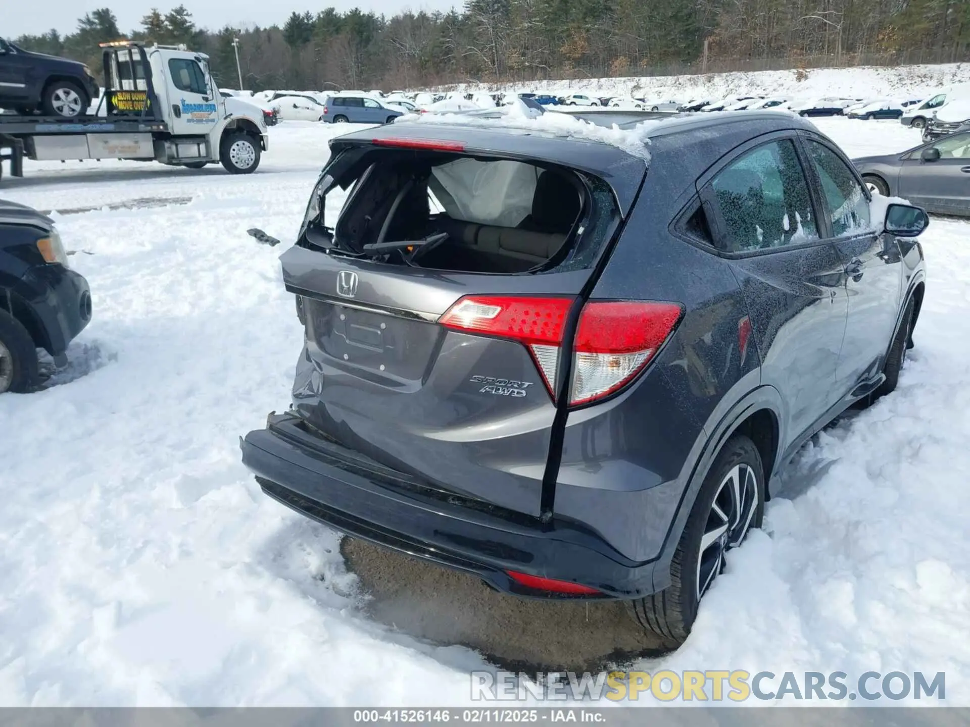 4 Photograph of a damaged car 3CZRU6H17KG702837 HONDA HR-V 2019