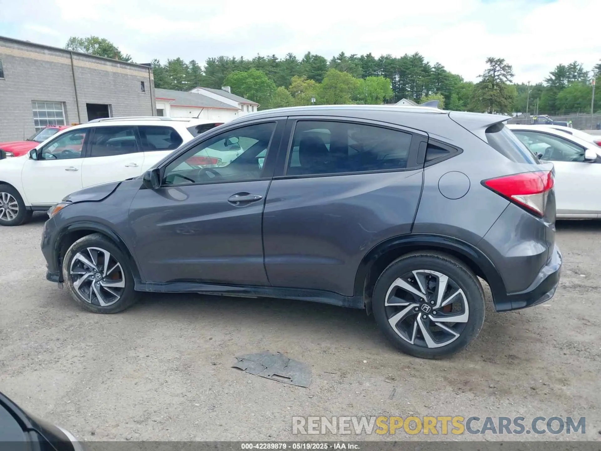 14 Photograph of a damaged car 3CZRU6H17KG712073 HONDA HR-V 2019