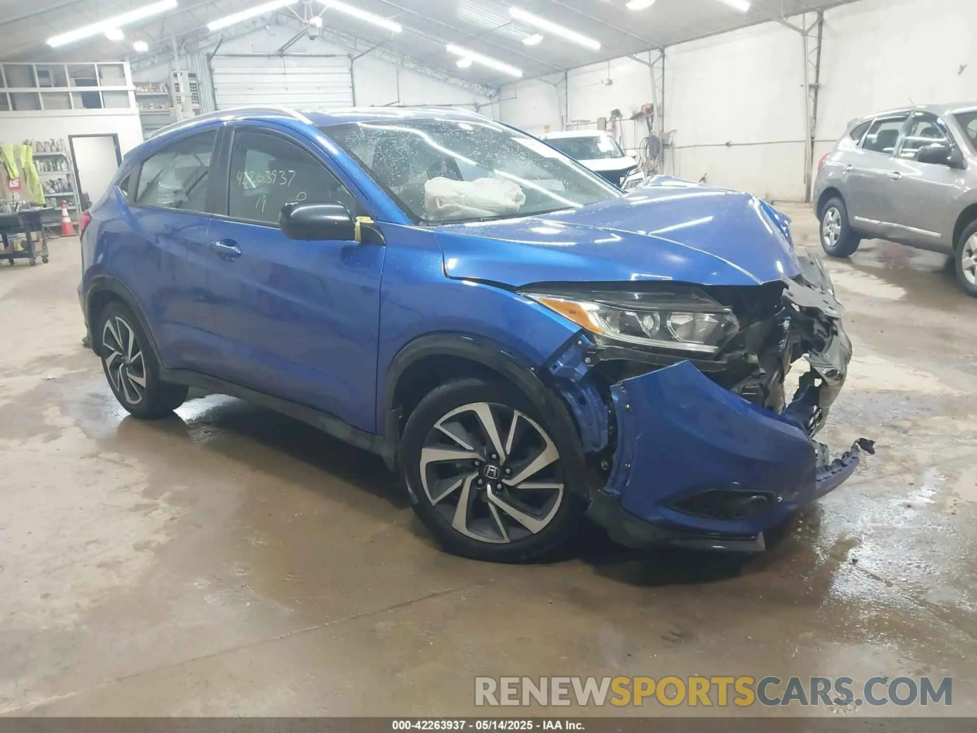 1 Photograph of a damaged car 3CZRU6H17KG720805 HONDA HR-V 2019