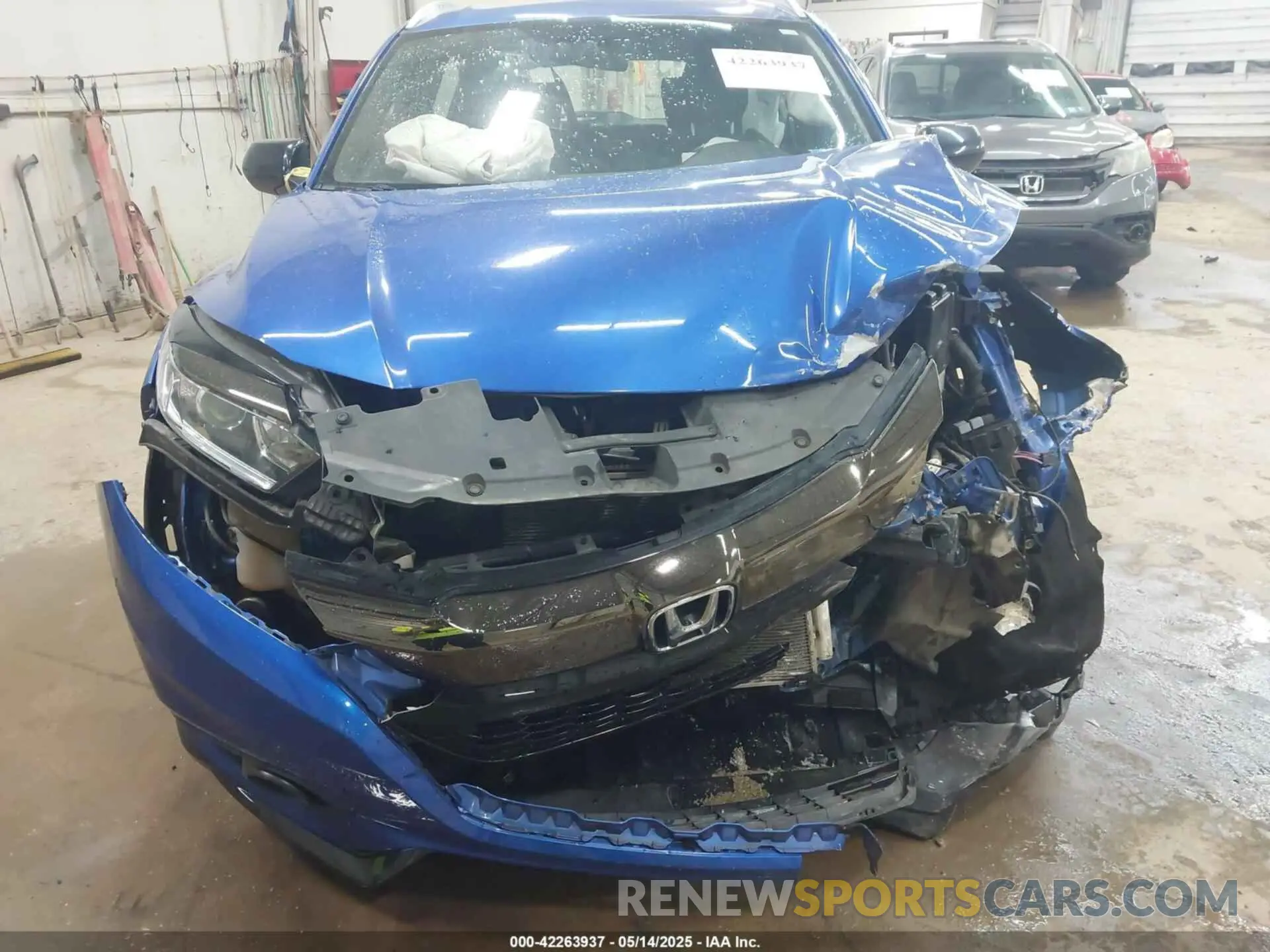 12 Photograph of a damaged car 3CZRU6H17KG720805 HONDA HR-V 2019