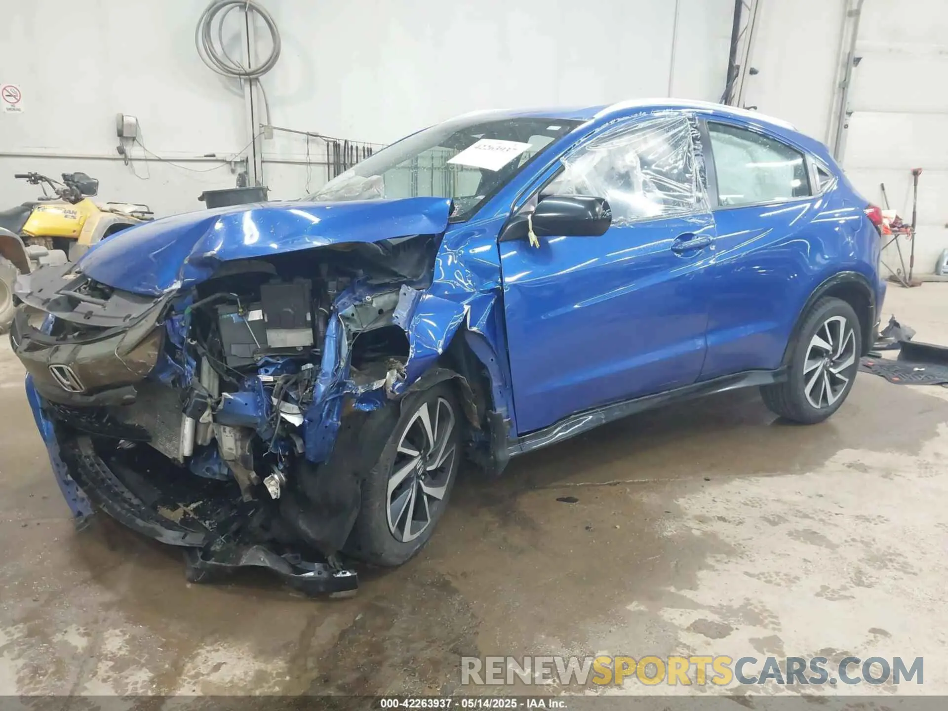 2 Photograph of a damaged car 3CZRU6H17KG720805 HONDA HR-V 2019