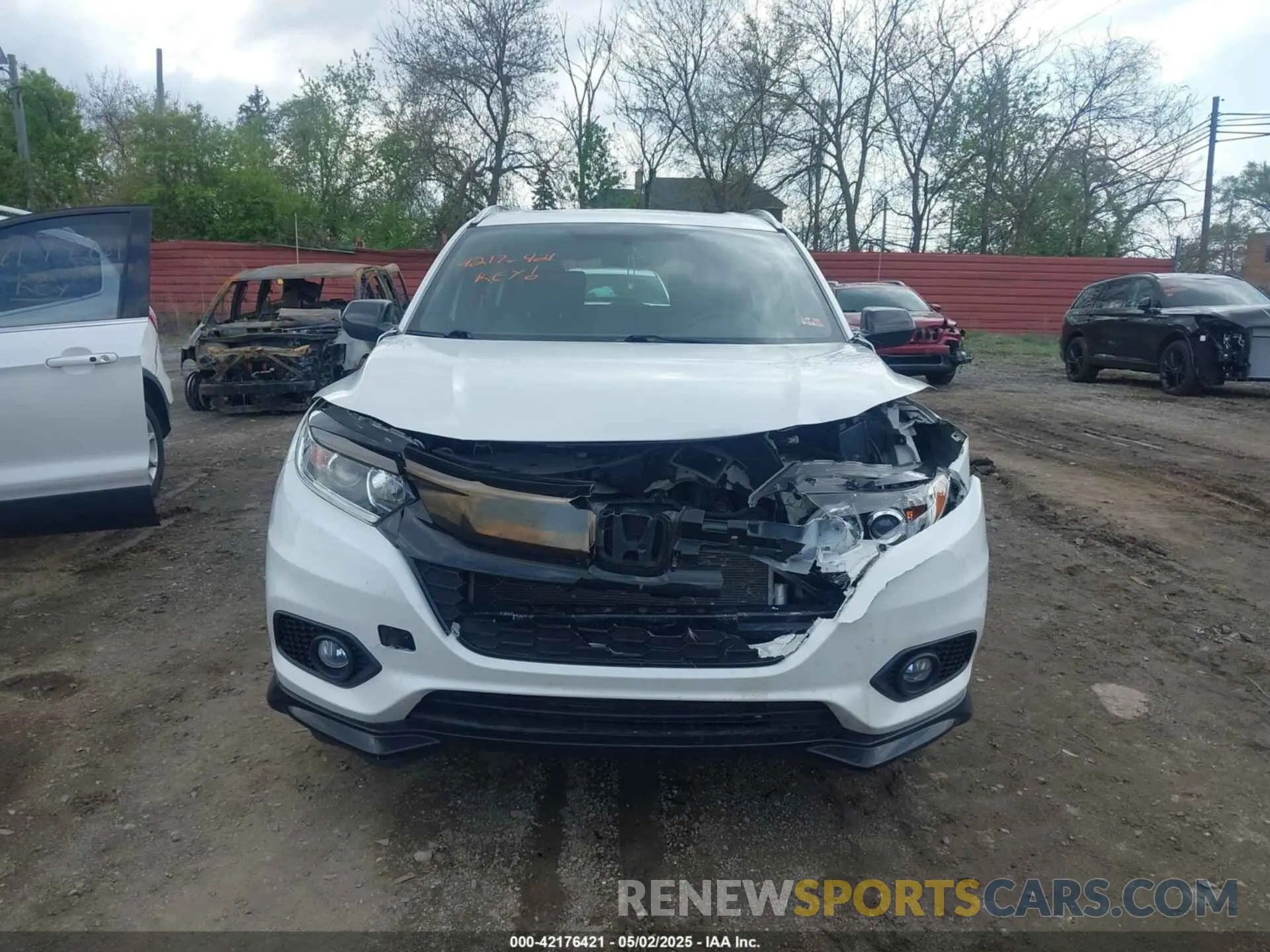 12 Photograph of a damaged car 3CZRU6H17KM725424 HONDA HR-V 2019