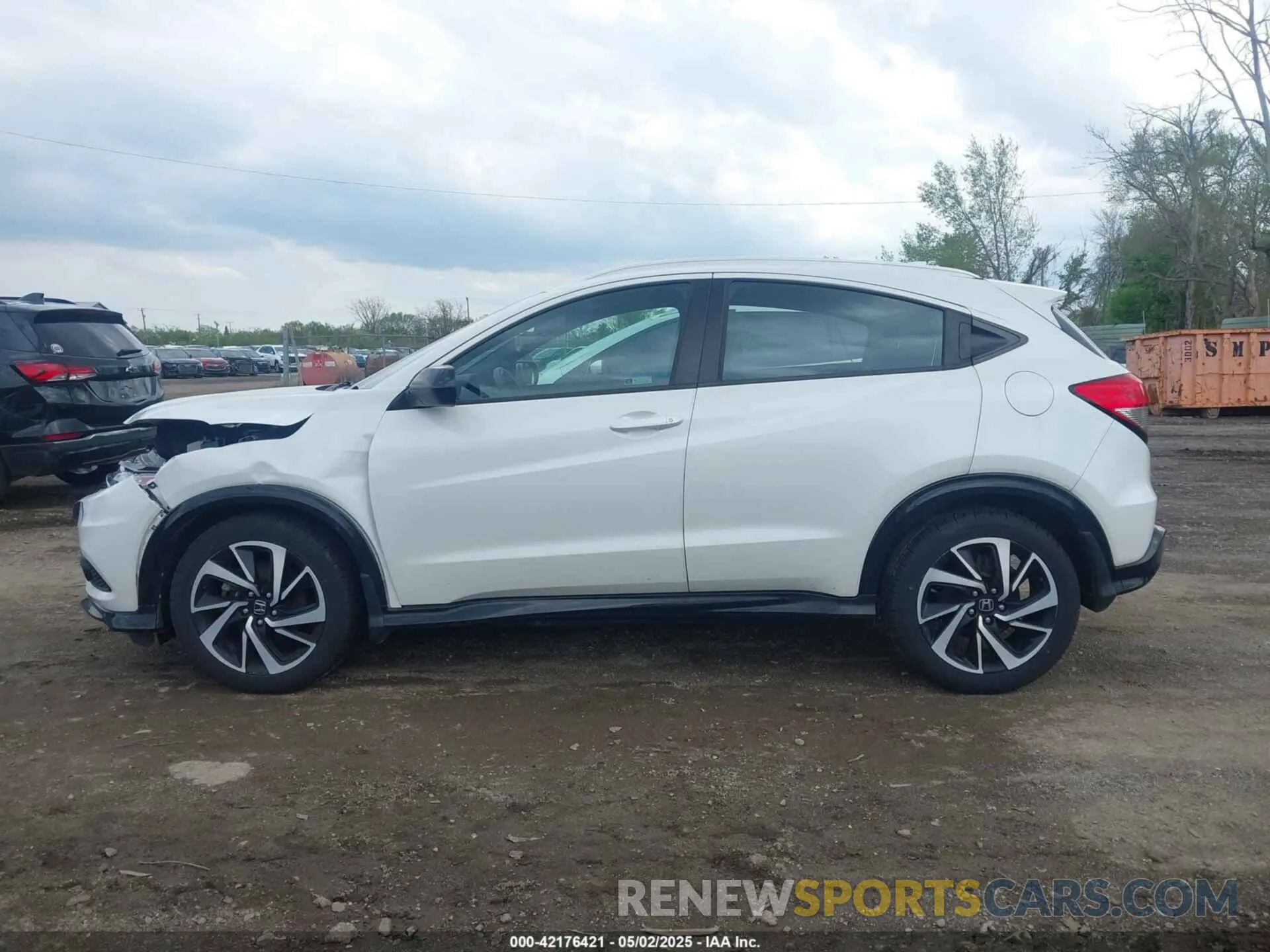 14 Photograph of a damaged car 3CZRU6H17KM725424 HONDA HR-V 2019