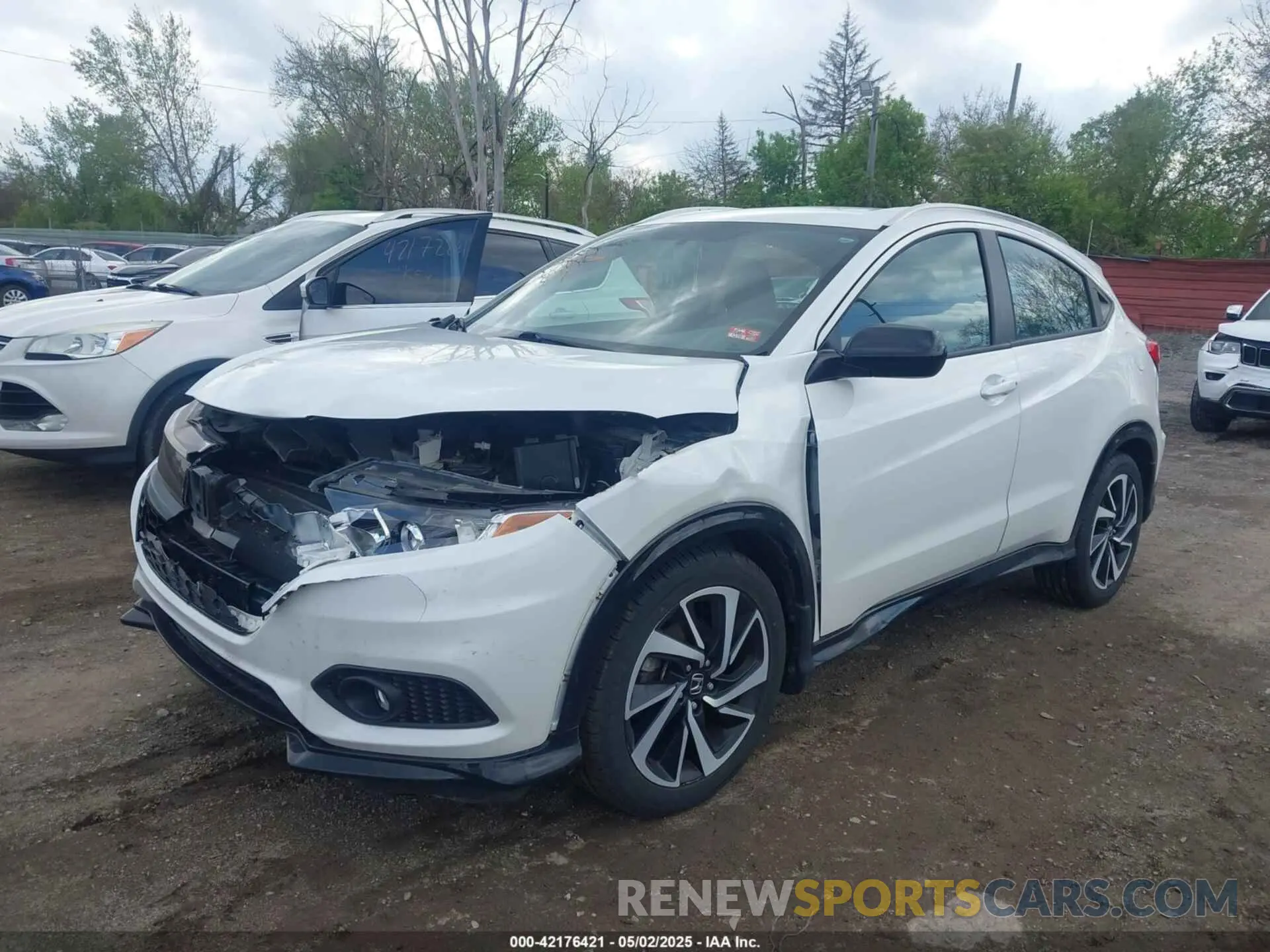 2 Photograph of a damaged car 3CZRU6H17KM725424 HONDA HR-V 2019