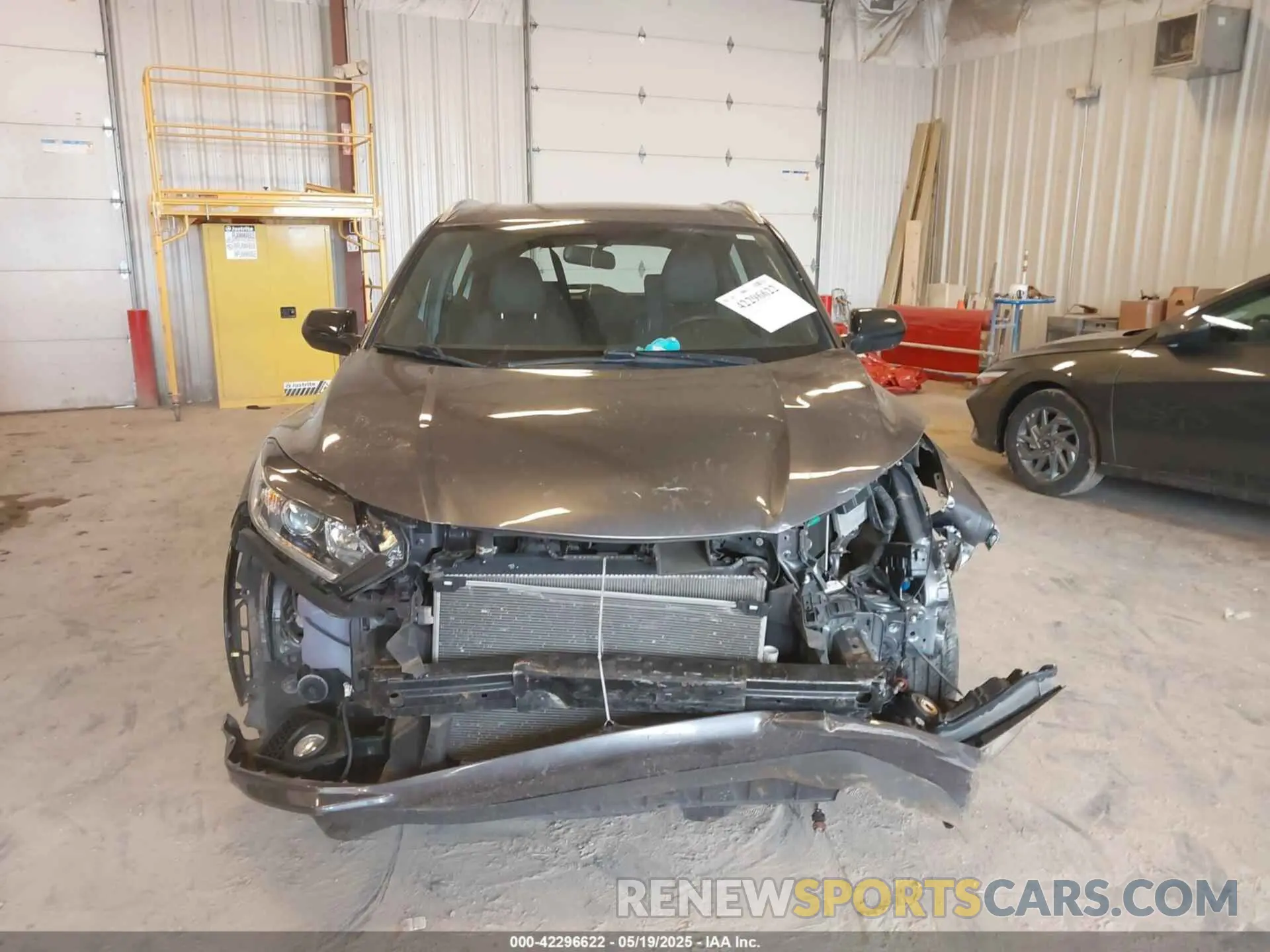 12 Photograph of a damaged car 3CZRU6H18KG706038 HONDA HR-V 2019