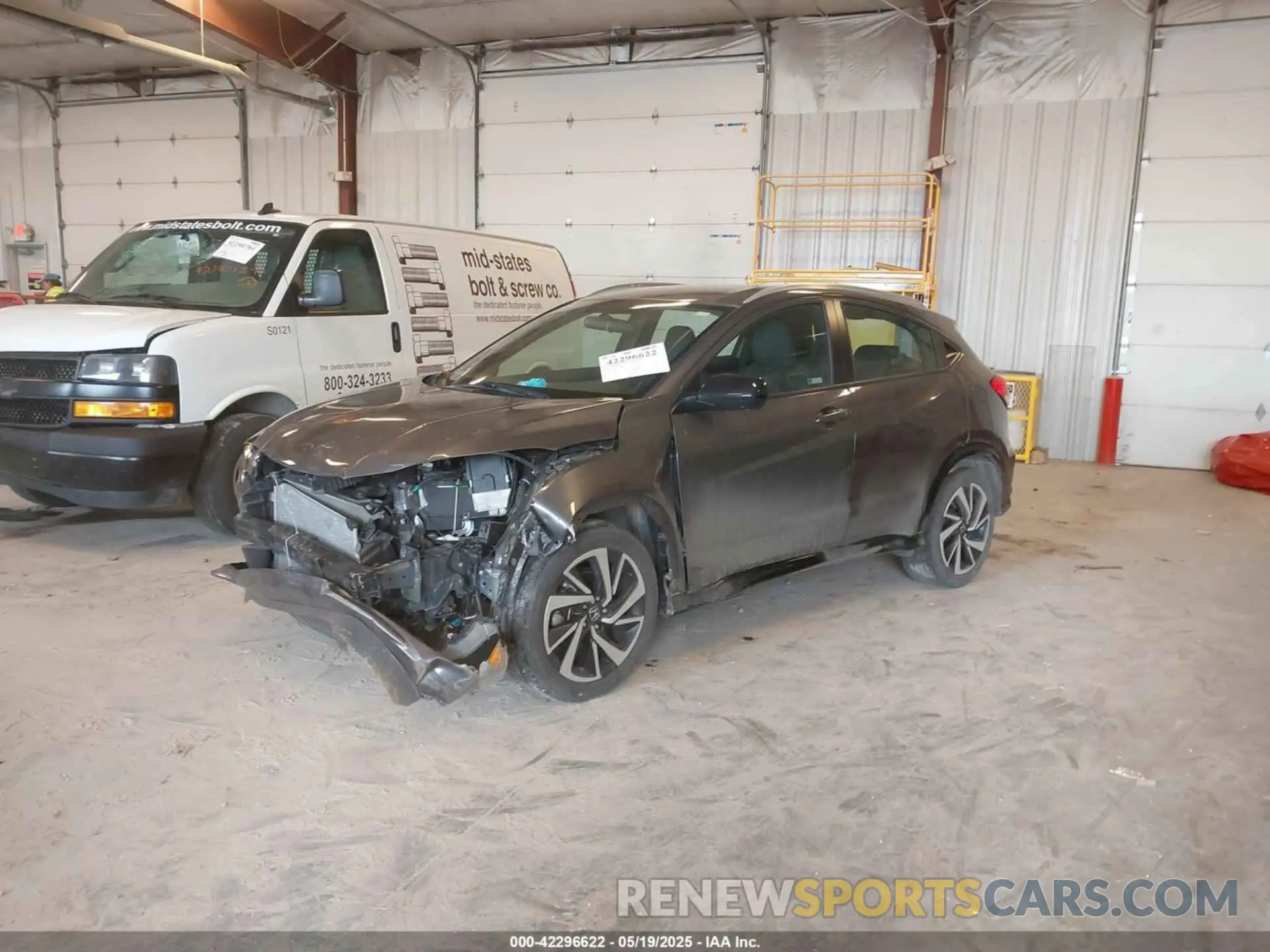 2 Photograph of a damaged car 3CZRU6H18KG706038 HONDA HR-V 2019