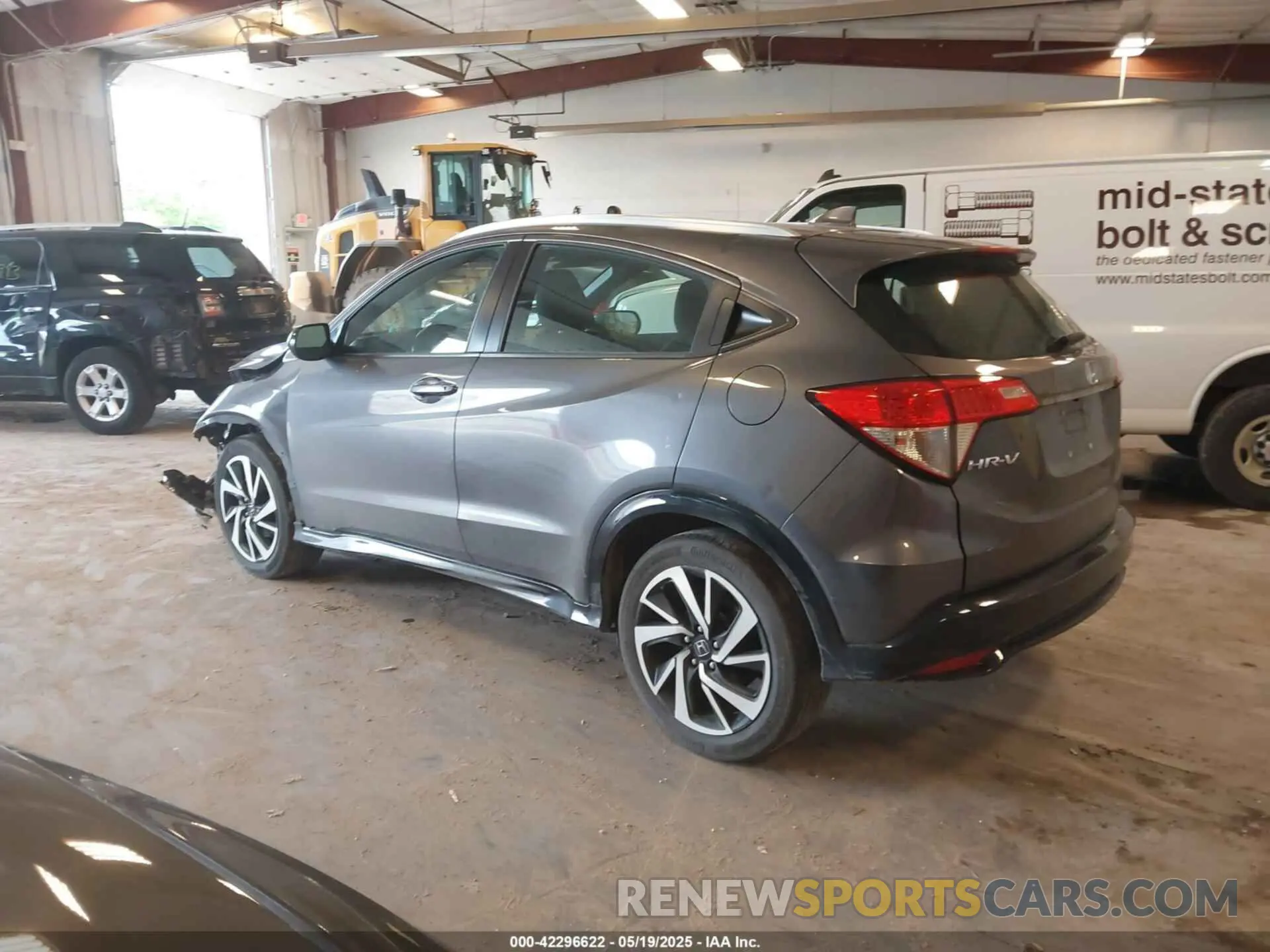 3 Photograph of a damaged car 3CZRU6H18KG706038 HONDA HR-V 2019
