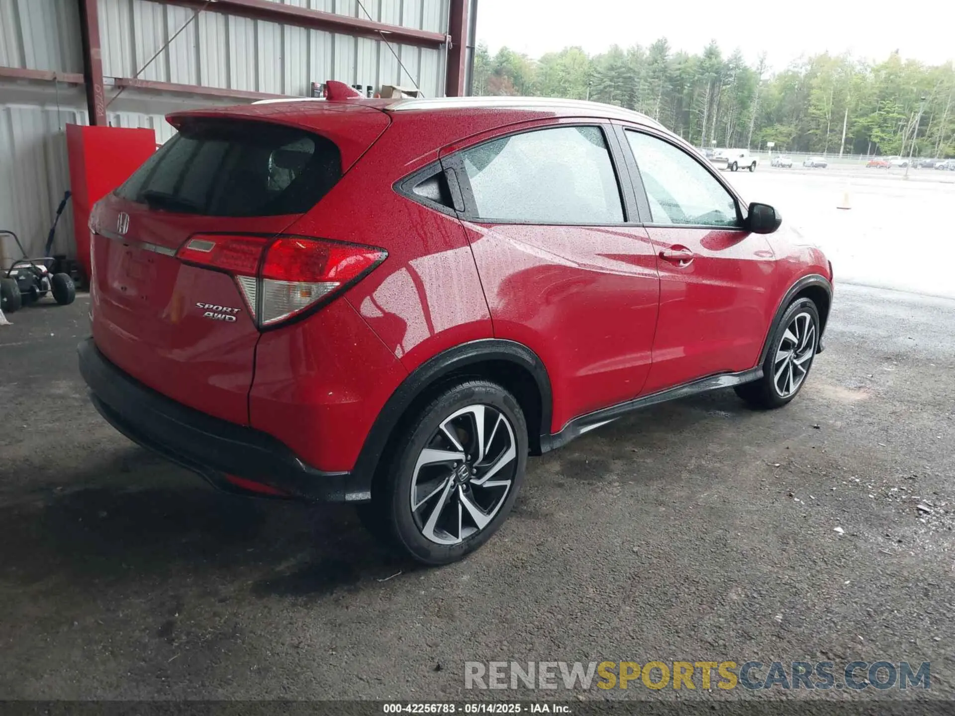 4 Photograph of a damaged car 3CZRU6H18KG708677 HONDA HR-V 2019