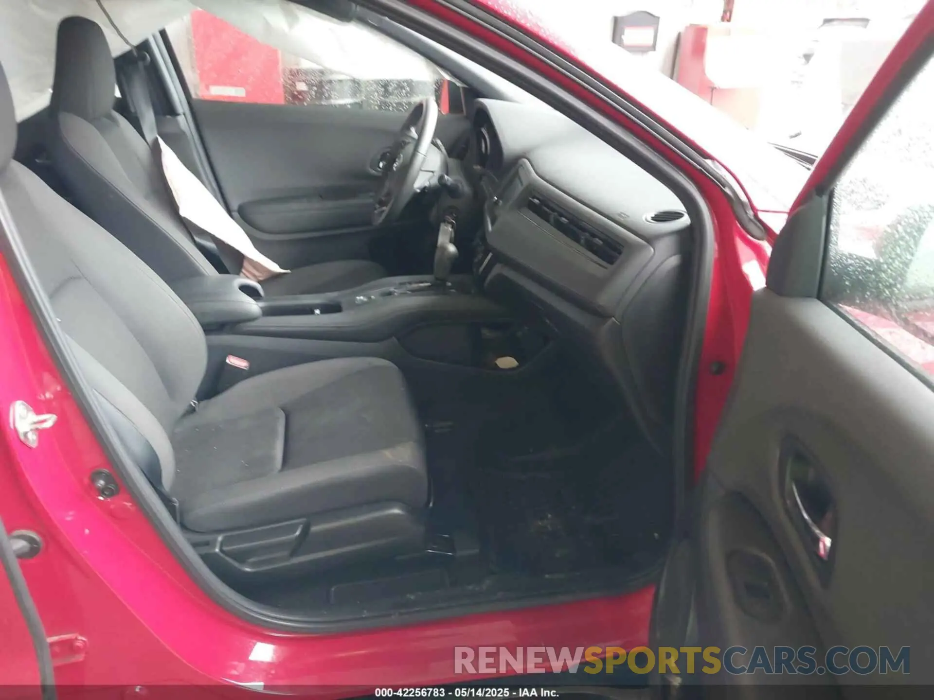 5 Photograph of a damaged car 3CZRU6H18KG708677 HONDA HR-V 2019