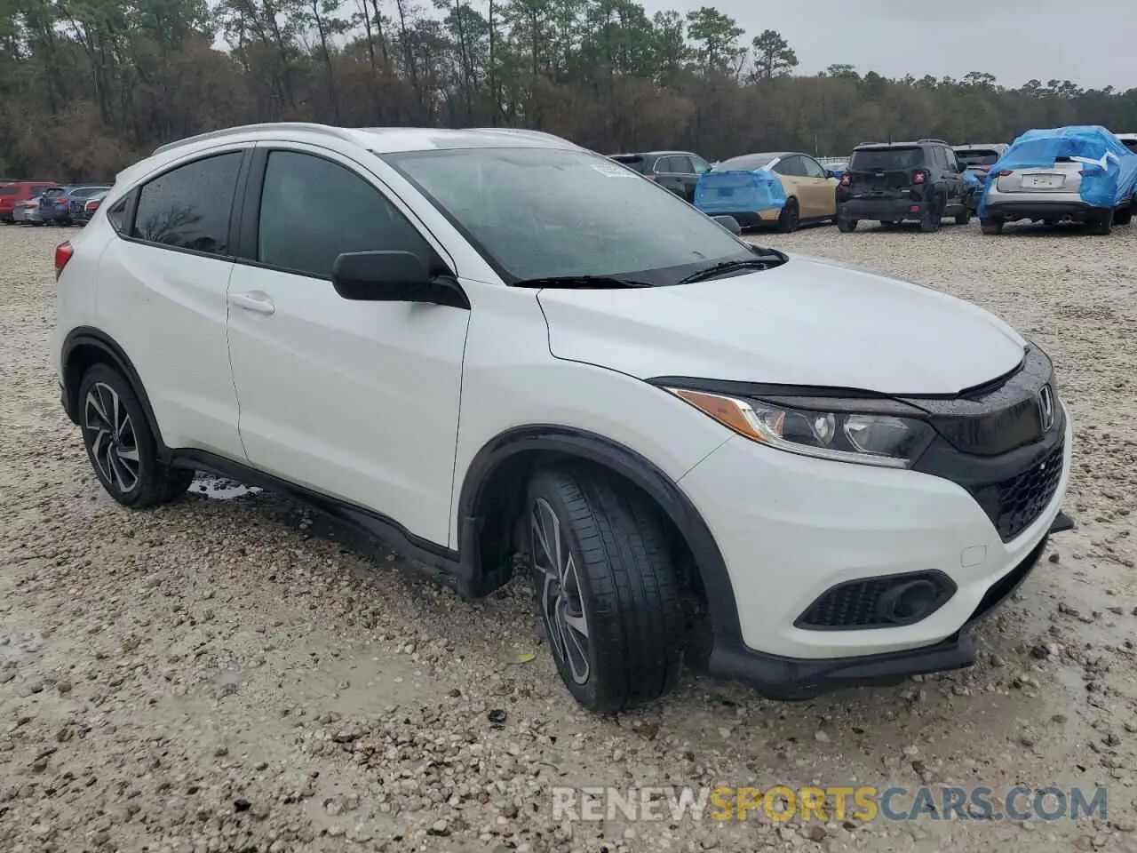 4 Photograph of a damaged car 3CZRU6H18KM706204 HONDA HR-V 2019
