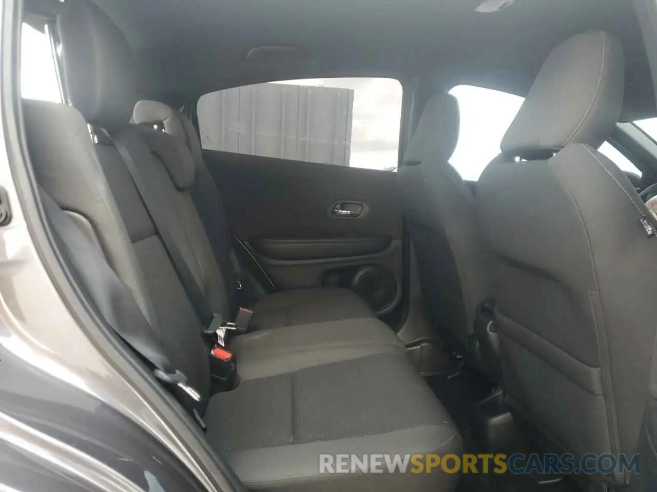 11 Photograph of a damaged car 3CZRU6H18KM729983 HONDA HR-V 2019
