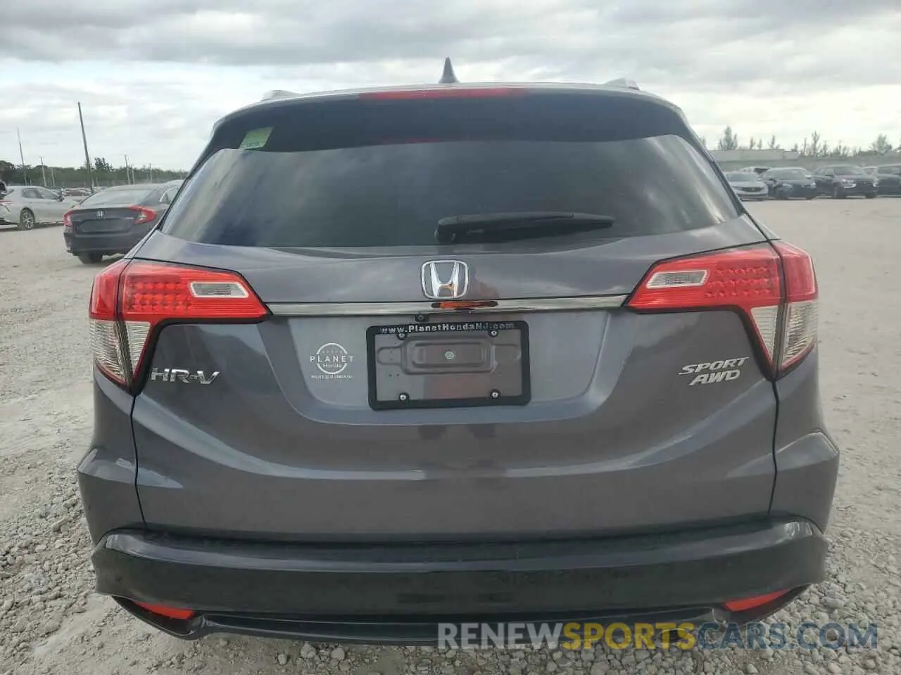 6 Photograph of a damaged car 3CZRU6H18KM729983 HONDA HR-V 2019