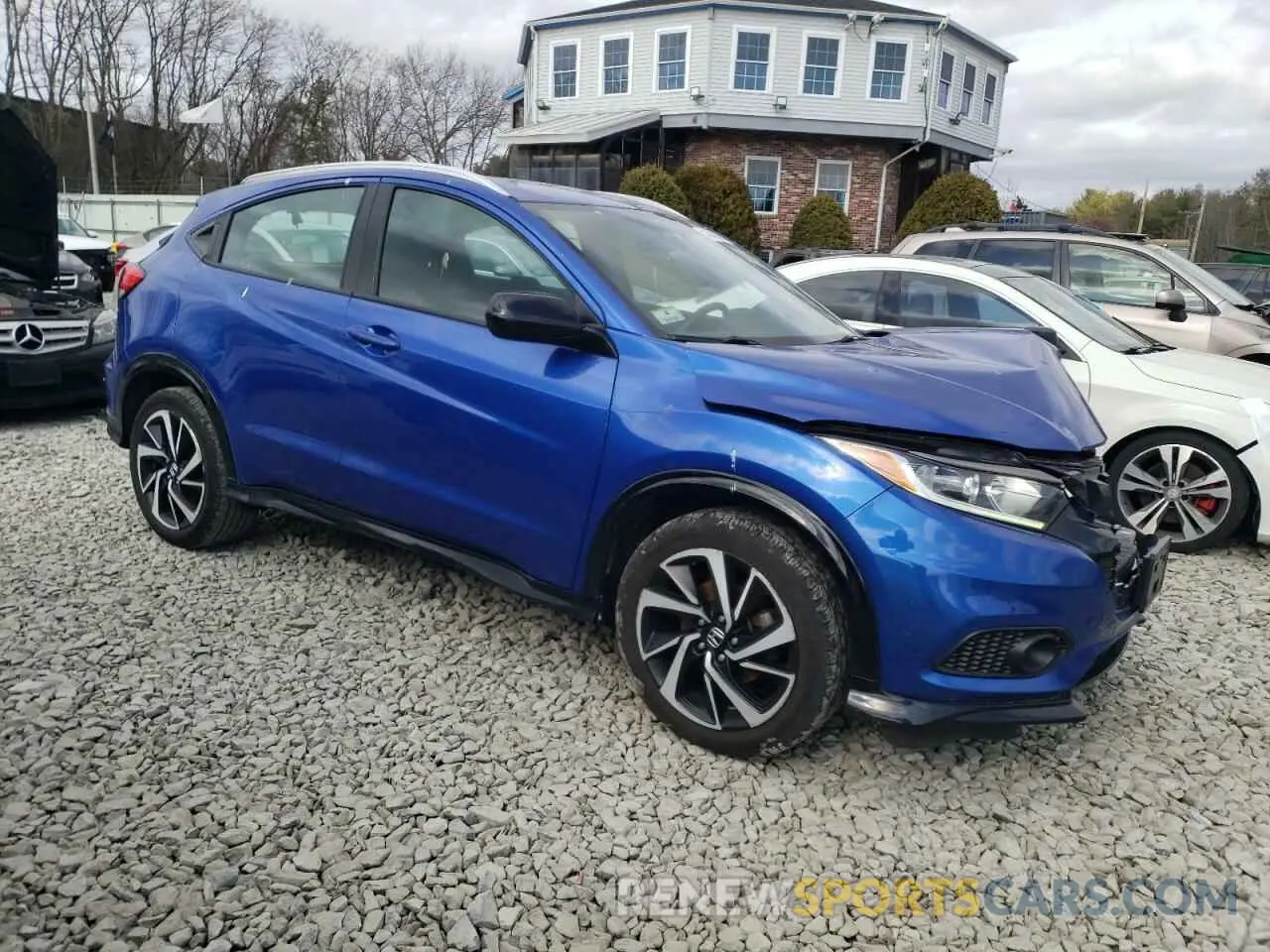 4 Photograph of a damaged car 3CZRU6H19KG716240 HONDA HR-V 2019