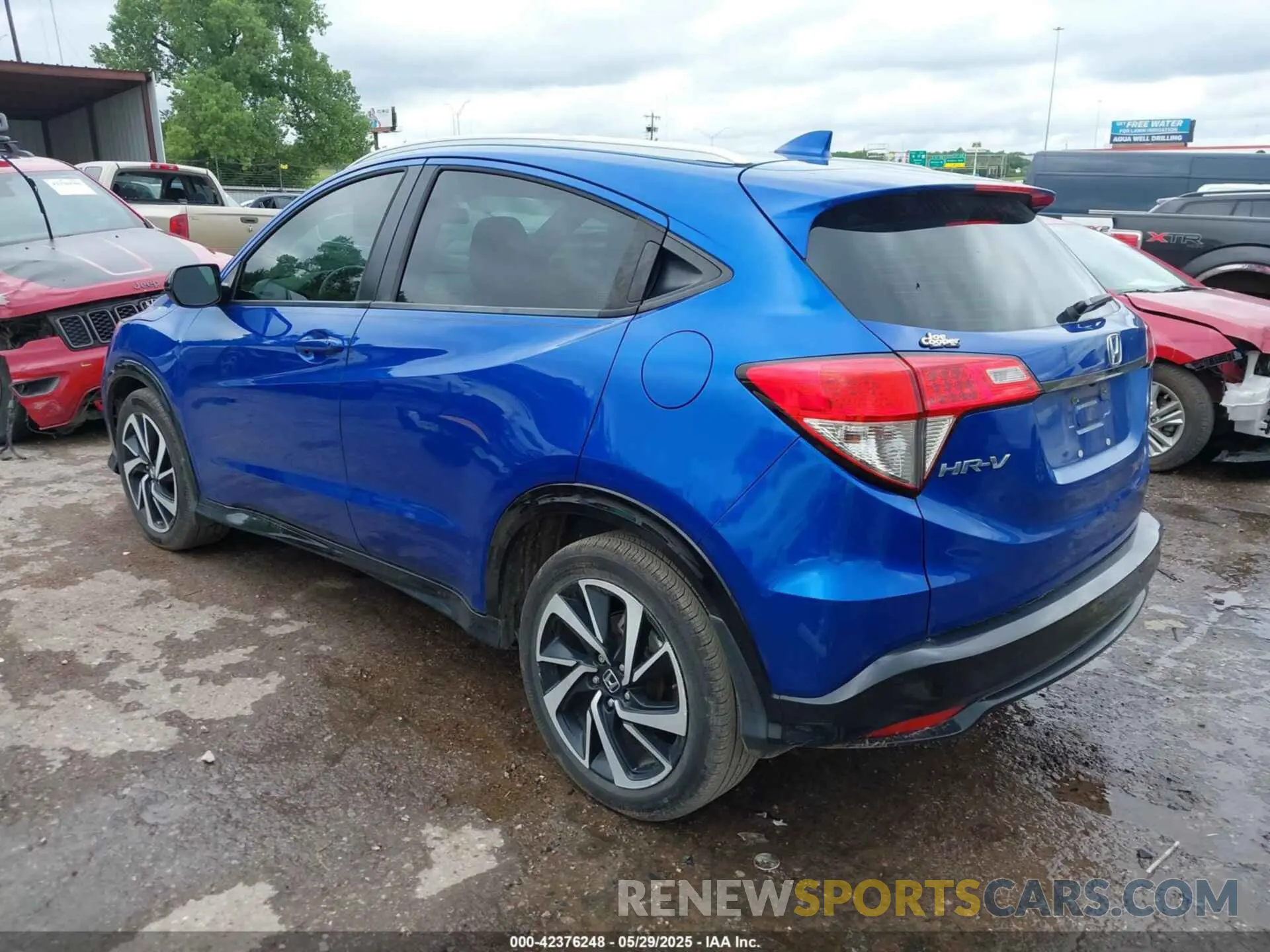 3 Photograph of a damaged car 3CZRU6H19KG719476 HONDA HR-V 2019