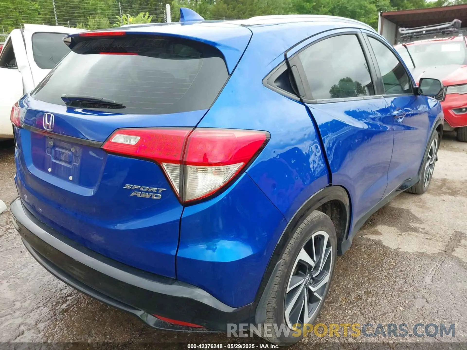 4 Photograph of a damaged car 3CZRU6H19KG719476 HONDA HR-V 2019