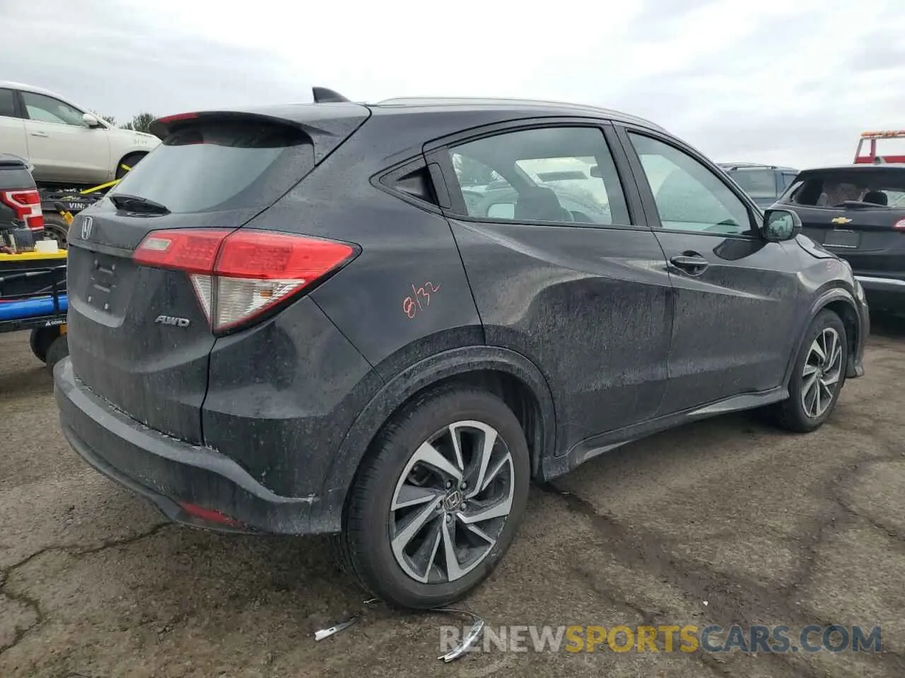 3 Photograph of a damaged car 3CZRU6H19KG724953 HONDA HR-V 2019