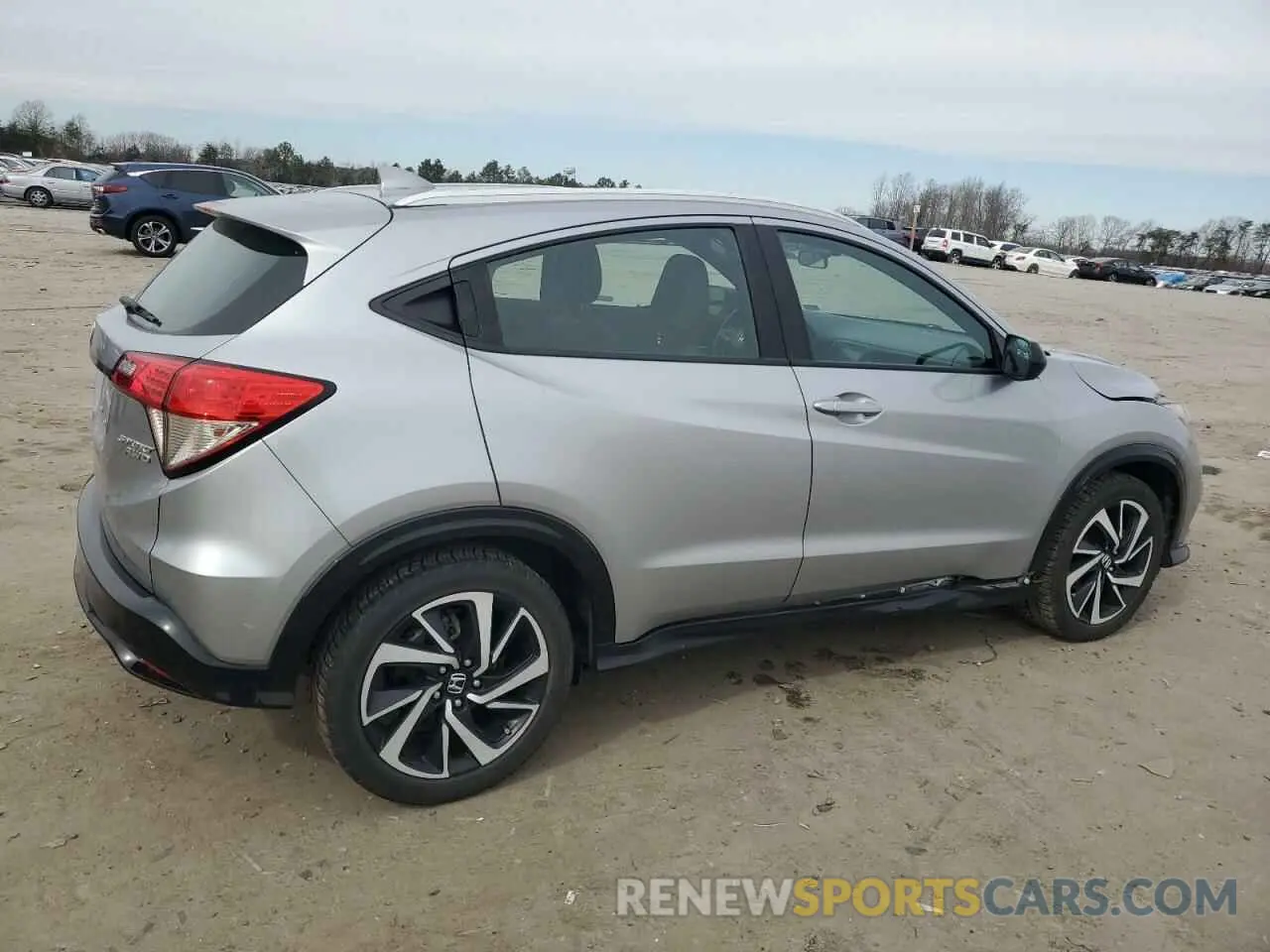 3 Photograph of a damaged car 3CZRU6H1XKG709197 HONDA HR-V 2019