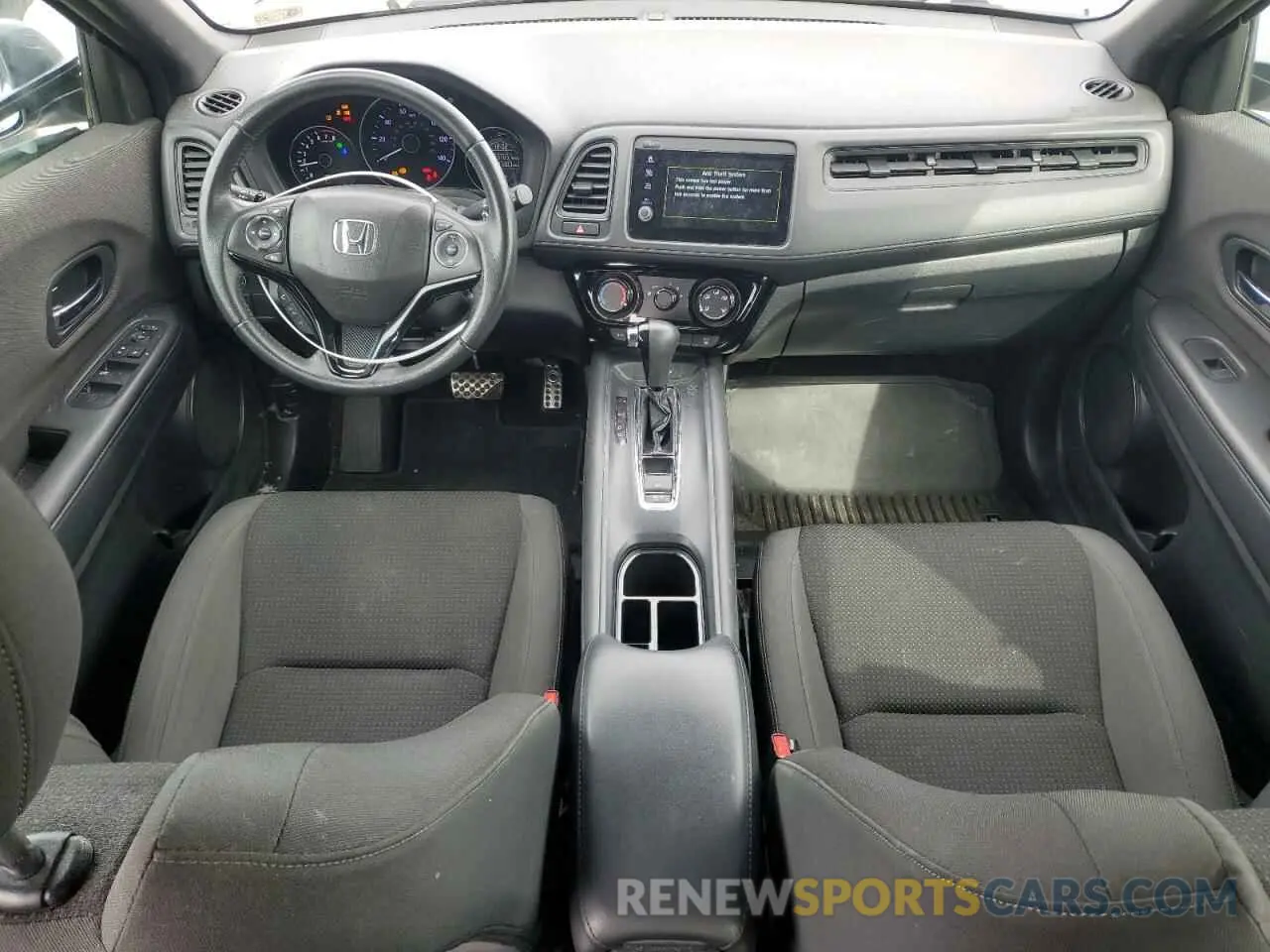 8 Photograph of a damaged car 3CZRU6H1XKG709197 HONDA HR-V 2019