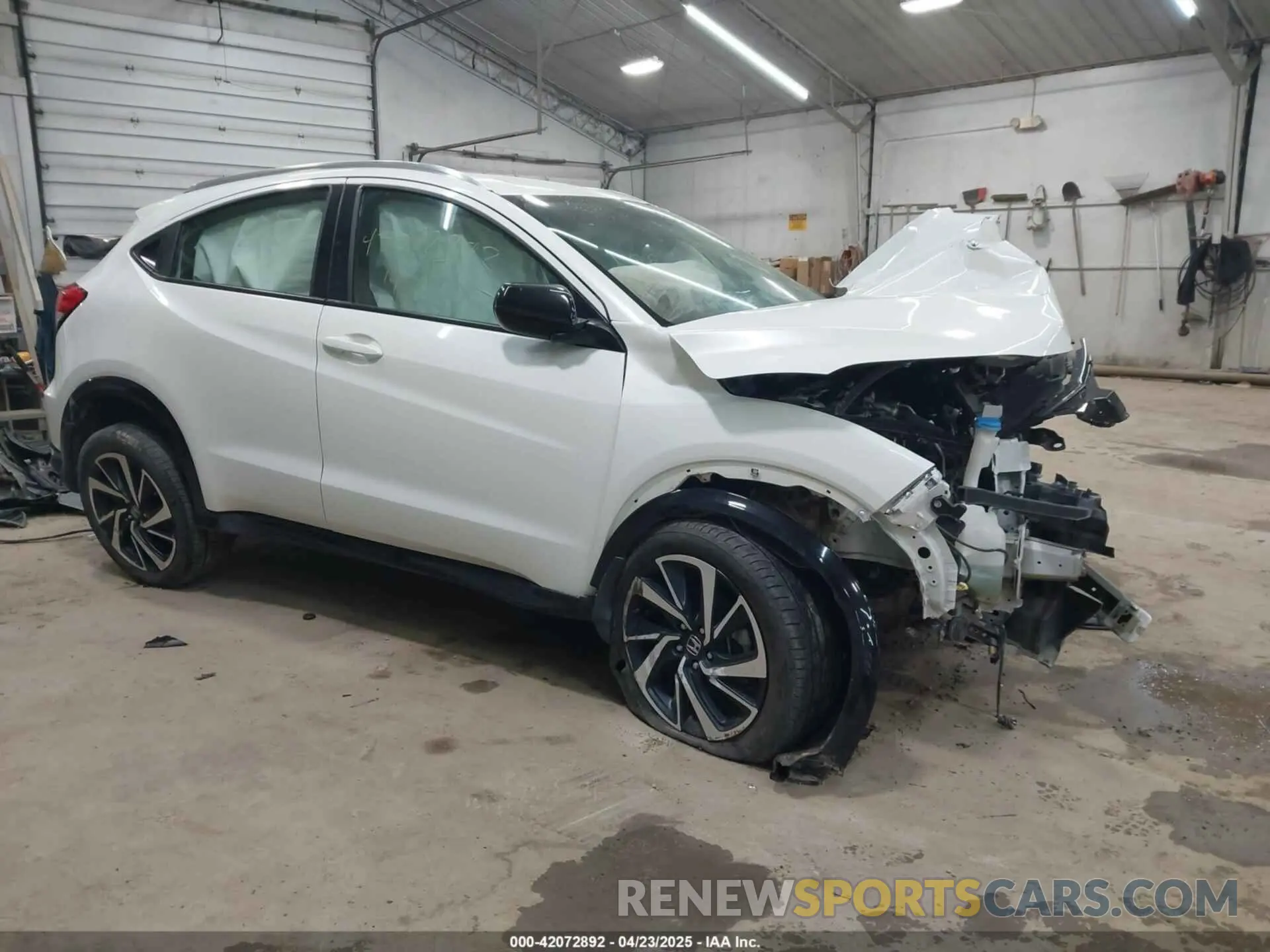 1 Photograph of a damaged car 3CZRU6H1XKM705684 HONDA HR-V 2019