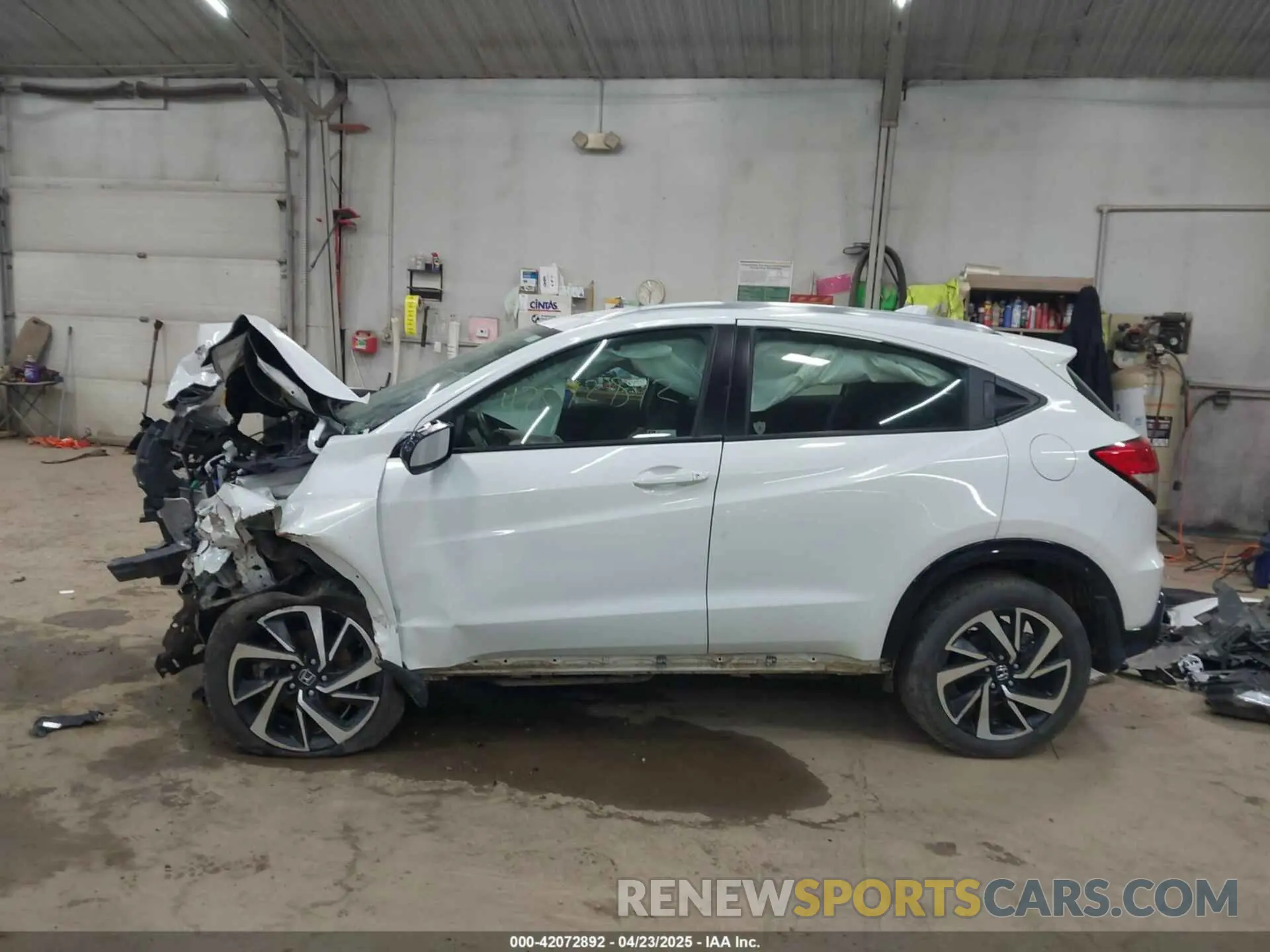 15 Photograph of a damaged car 3CZRU6H1XKM705684 HONDA HR-V 2019