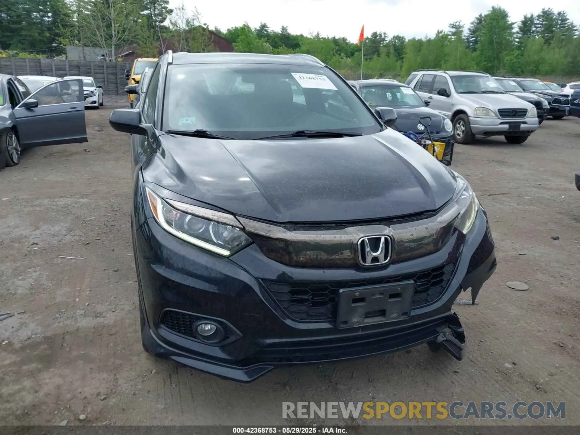 12 Photograph of a damaged car 3CZRU6H1XKM741116 HONDA HR-V 2019