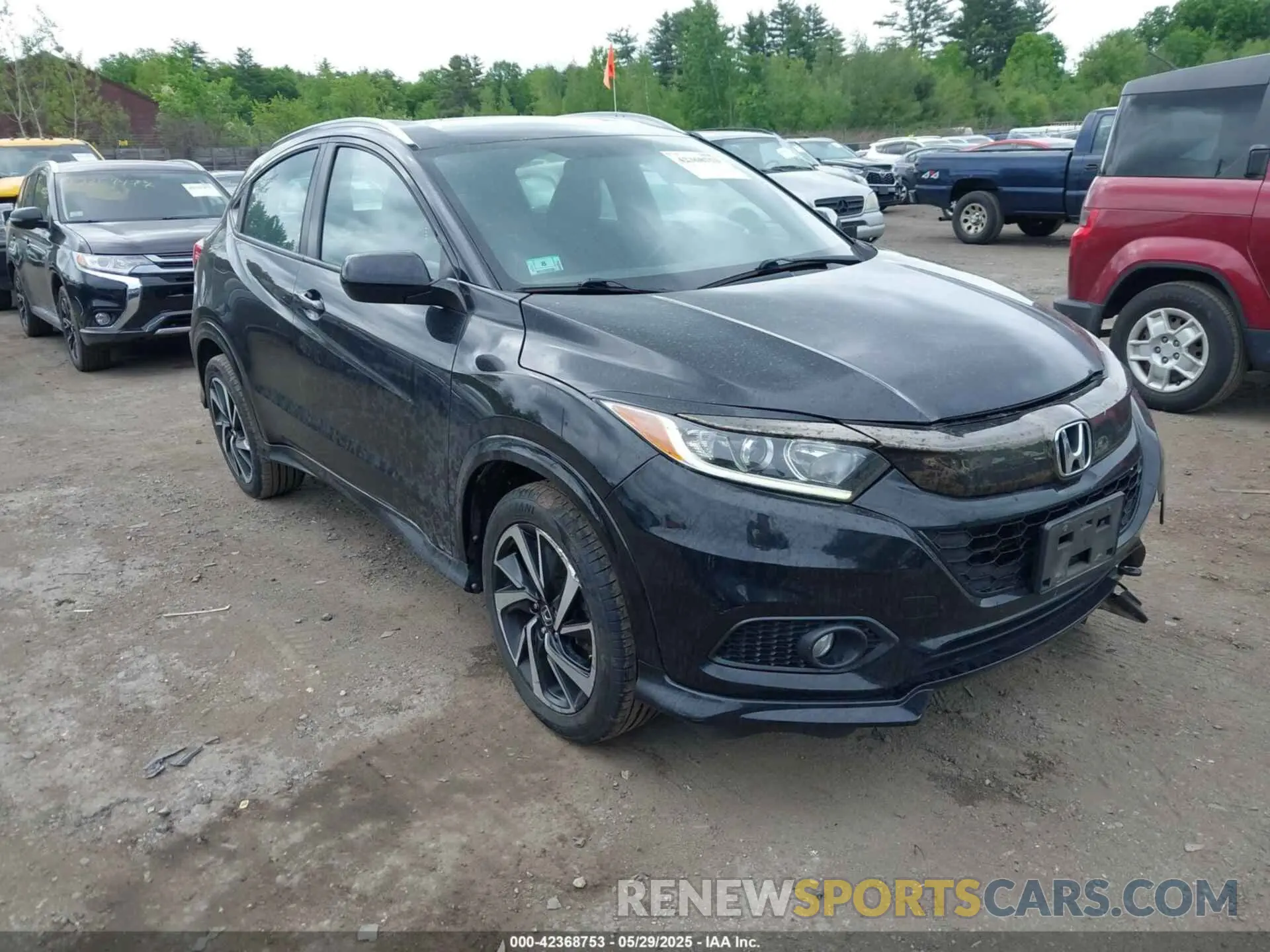 13 Photograph of a damaged car 3CZRU6H1XKM741116 HONDA HR-V 2019
