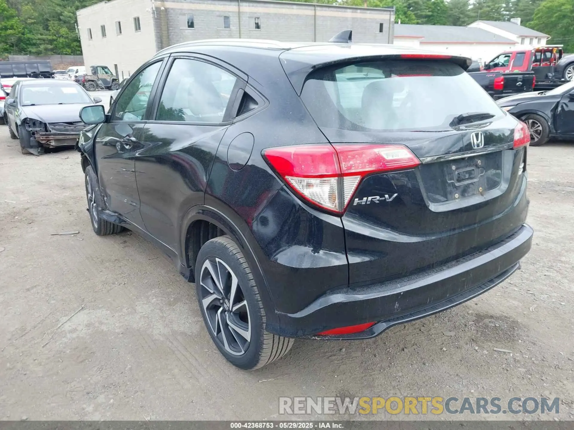 14 Photograph of a damaged car 3CZRU6H1XKM741116 HONDA HR-V 2019