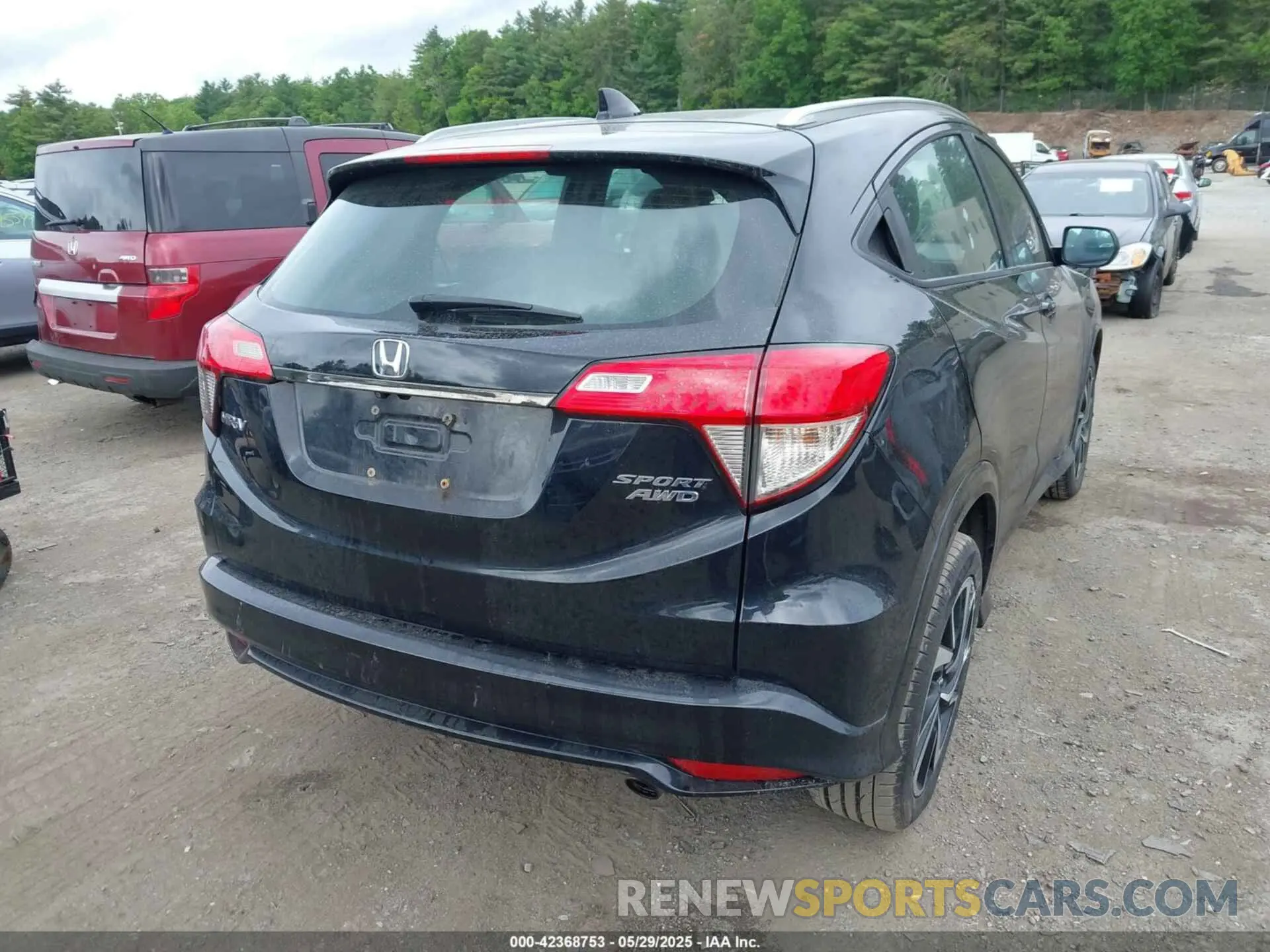 16 Photograph of a damaged car 3CZRU6H1XKM741116 HONDA HR-V 2019