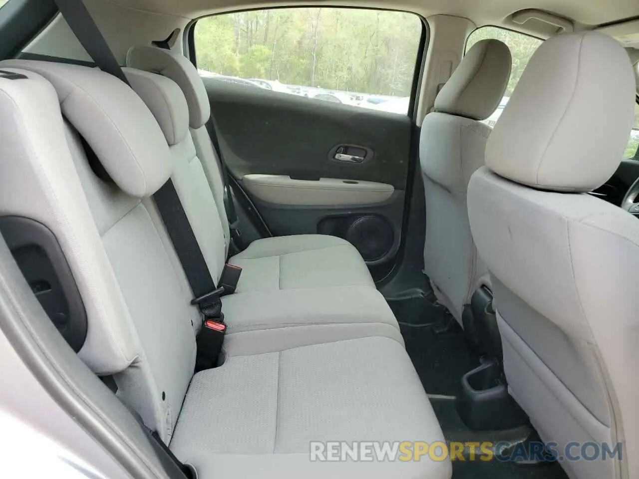 10 Photograph of a damaged car 3CZRU6H31KG716900 HONDA HR-V 2019