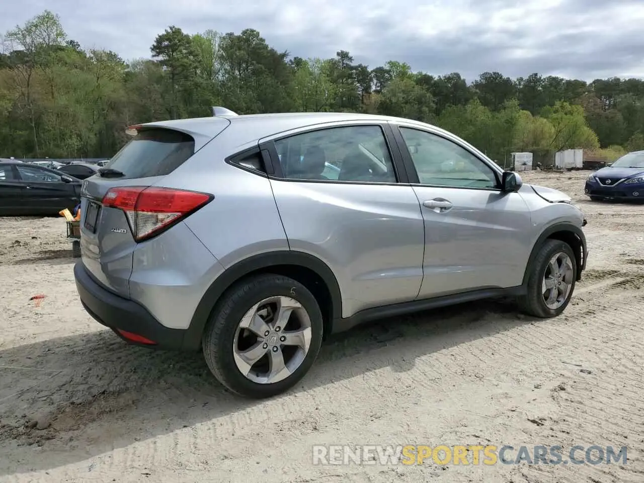 3 Photograph of a damaged car 3CZRU6H31KG716900 HONDA HR-V 2019