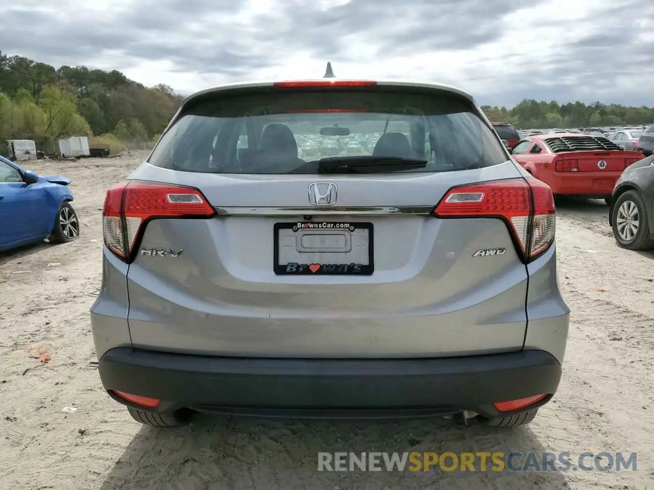 6 Photograph of a damaged car 3CZRU6H31KG716900 HONDA HR-V 2019