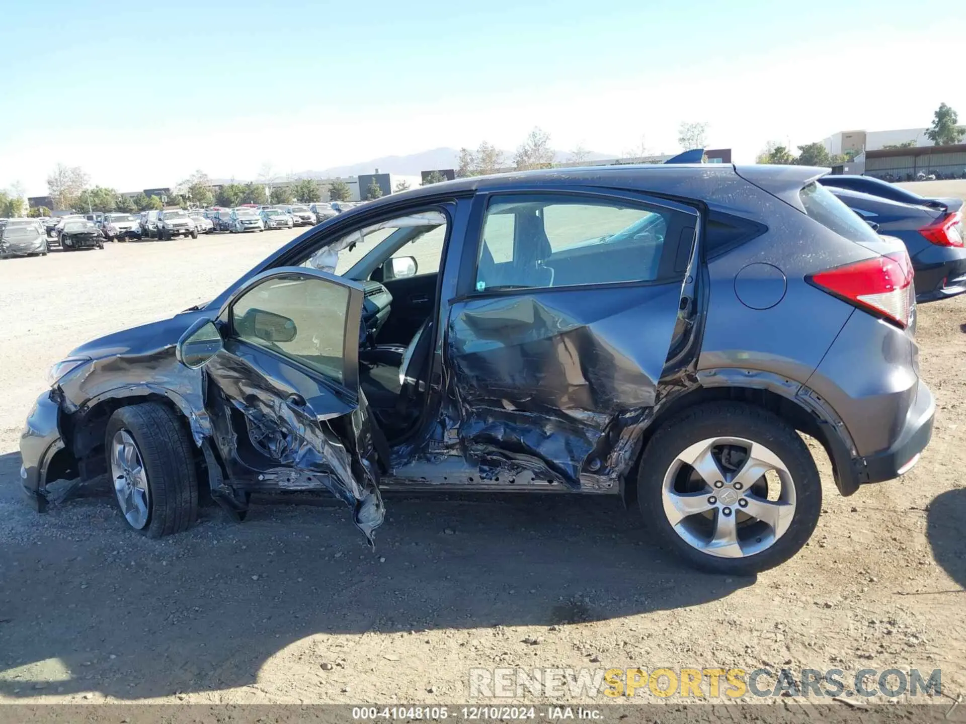 14 Photograph of a damaged car 3CZRU6H31KG725063 HONDA HR-V 2019